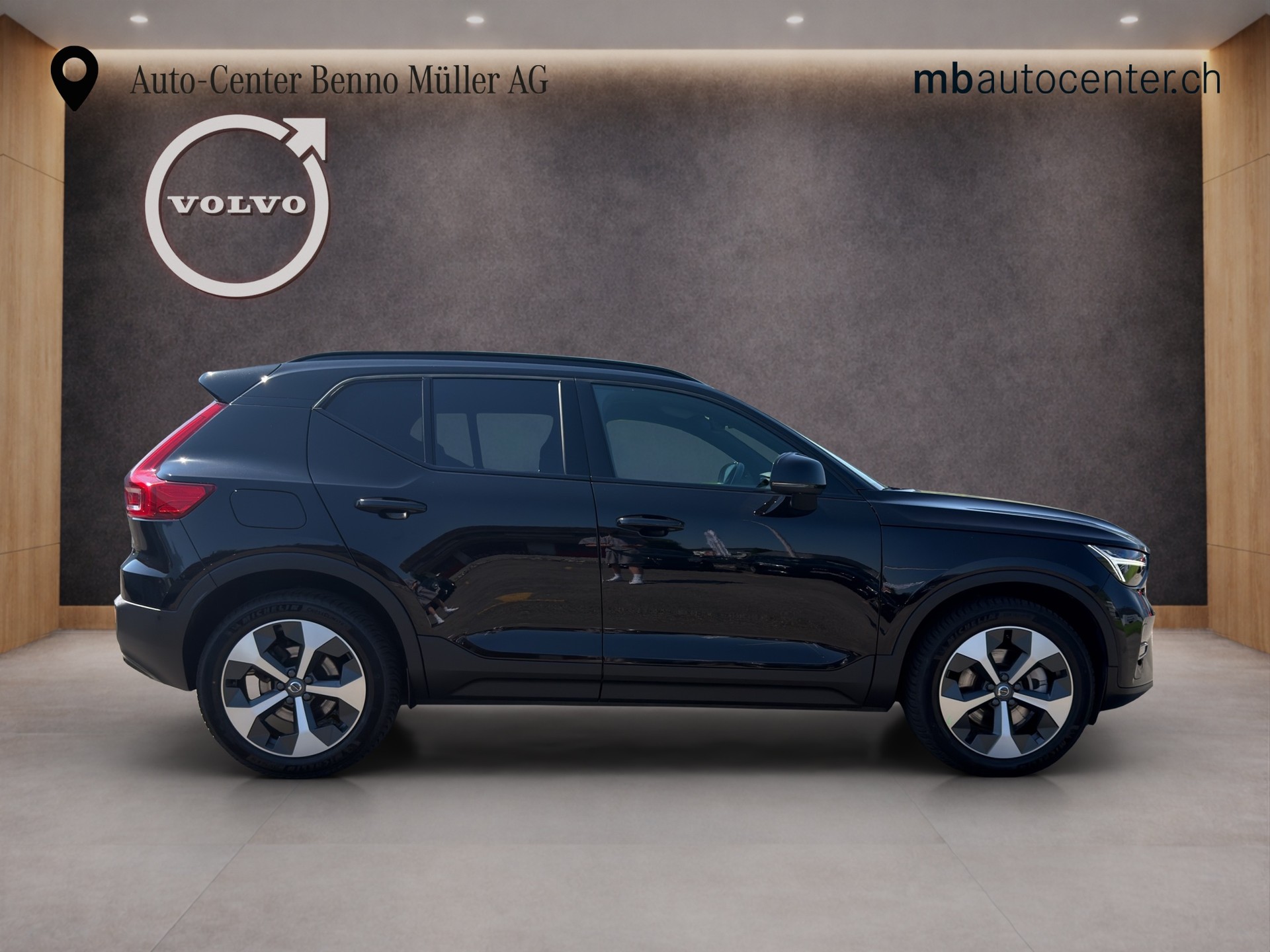 VOLVO XC40 2.0 B4 MH Plus Dark-image-5