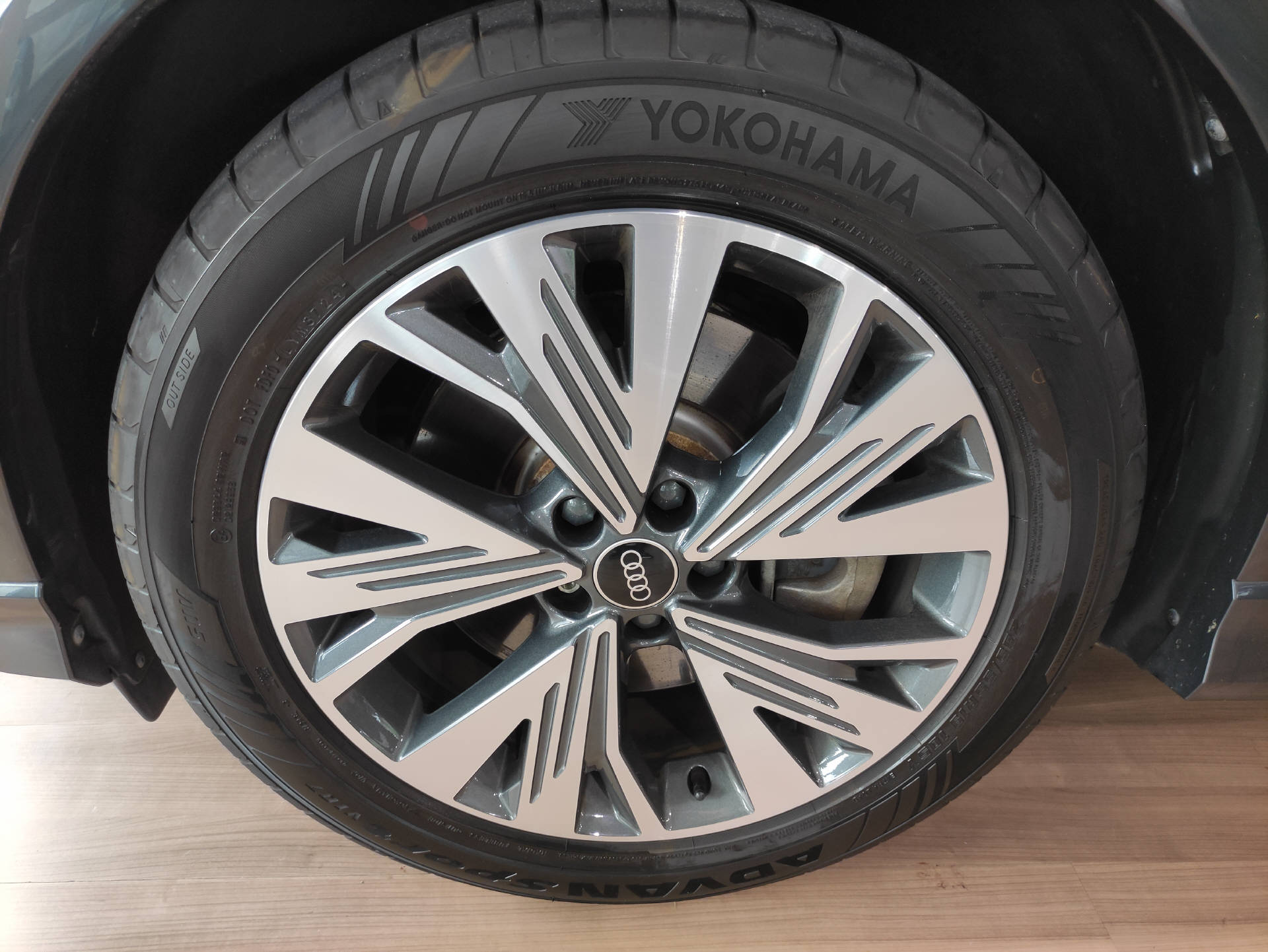 AUDI Q4 e-tron 50 quattro-image-2