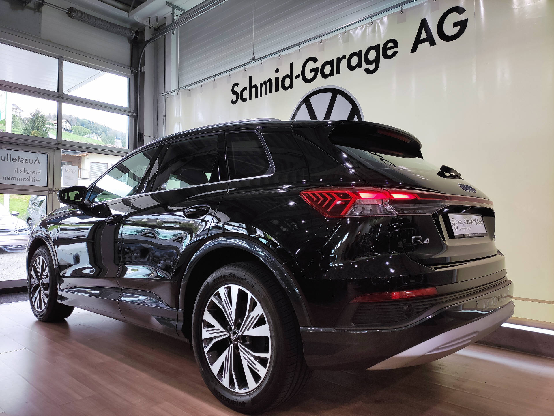 AUDI Q4 e-tron 50 quattro-image-16