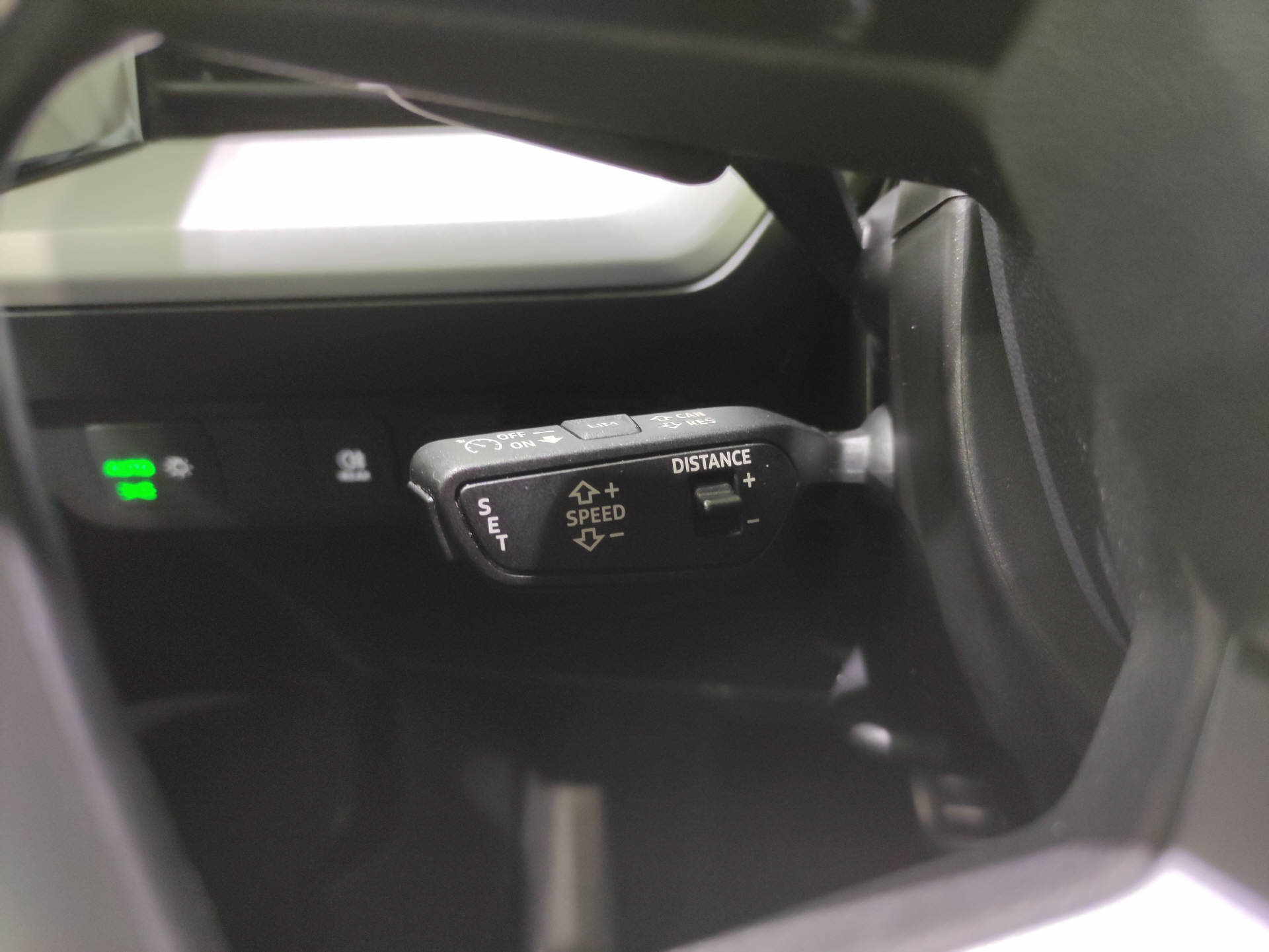 AUDI Q4 e-tron 50 quattro-image-6