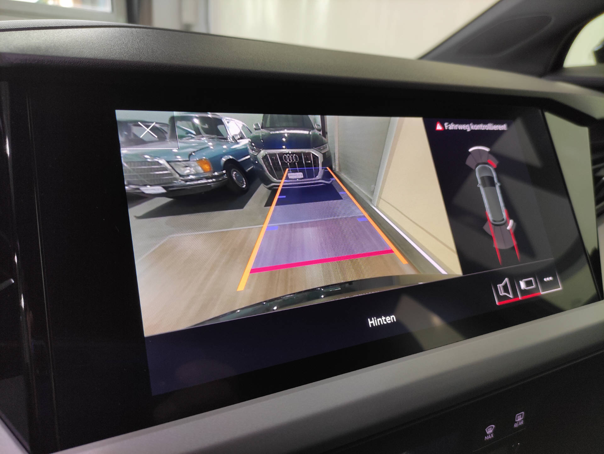 AUDI Q4 e-tron 50 quattro-image-9