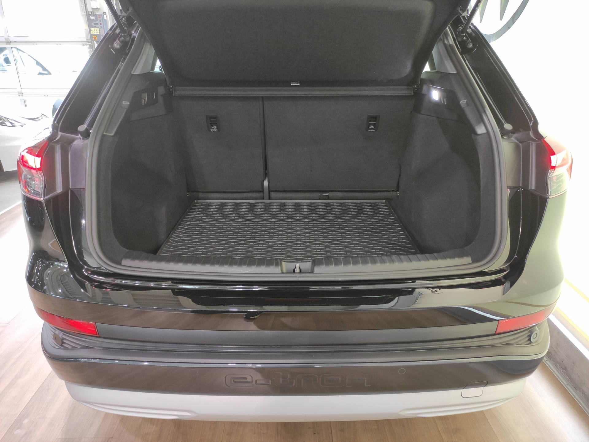 AUDI Q4 e-tron 50 quattro-image-14