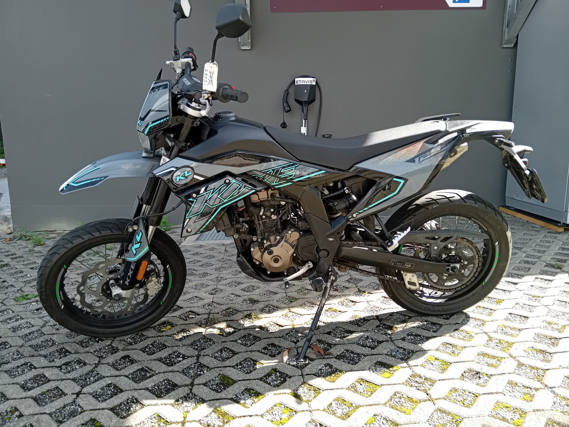 KL 125
