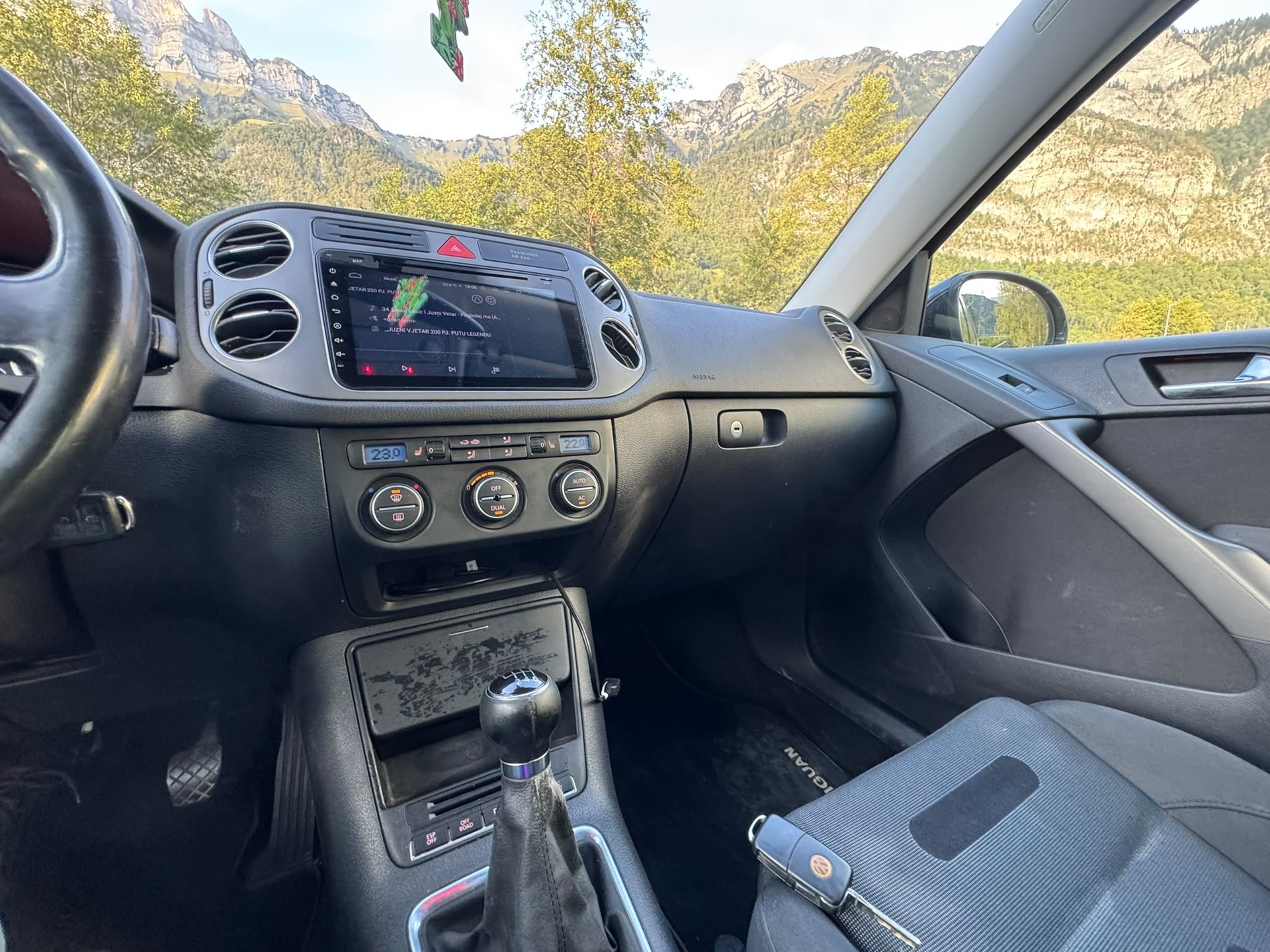 VW Tiguan 2.0 TSI Sport&Style-image-11