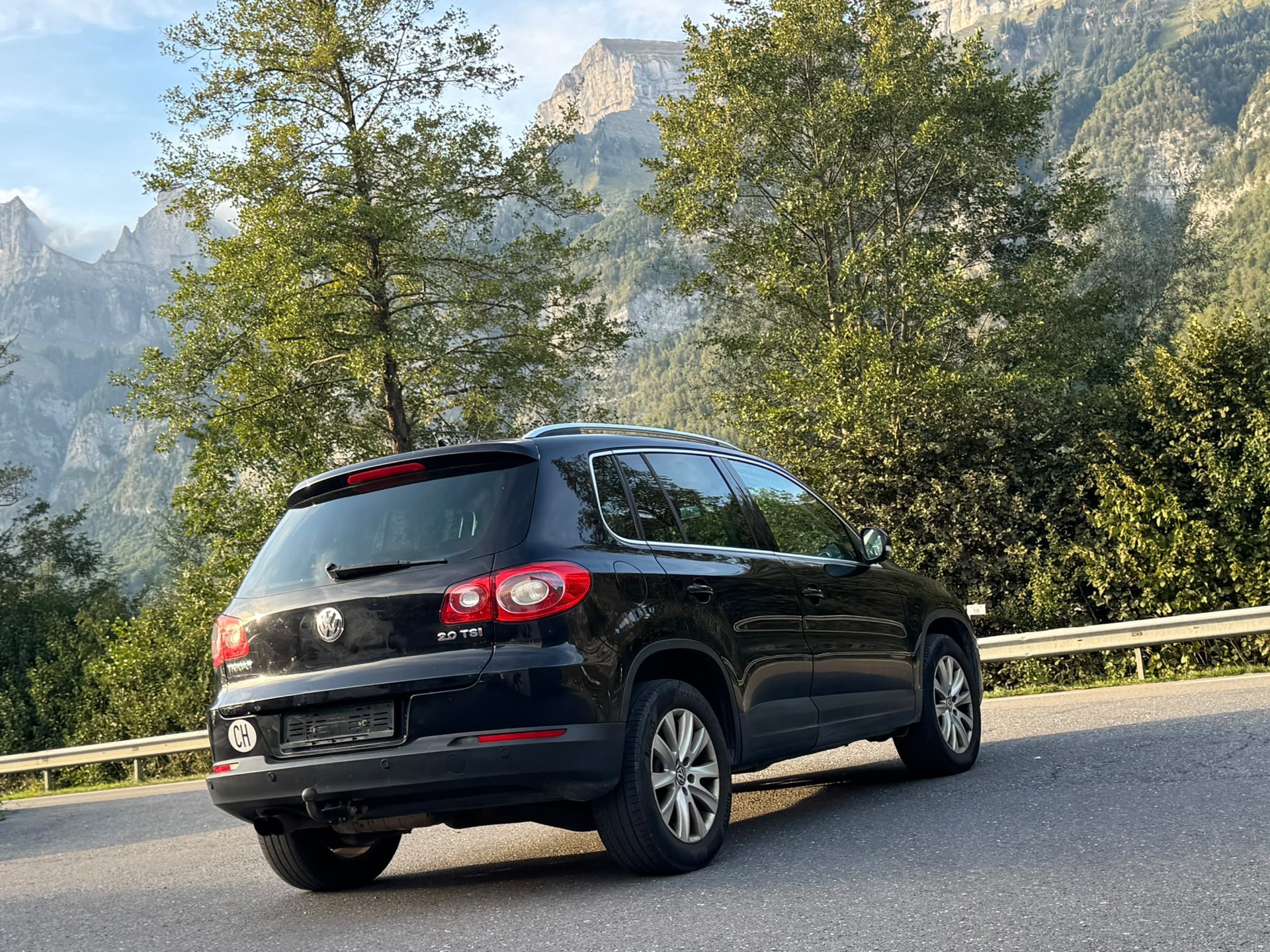 VW Tiguan 2.0 TSI Sport&Style-image-7