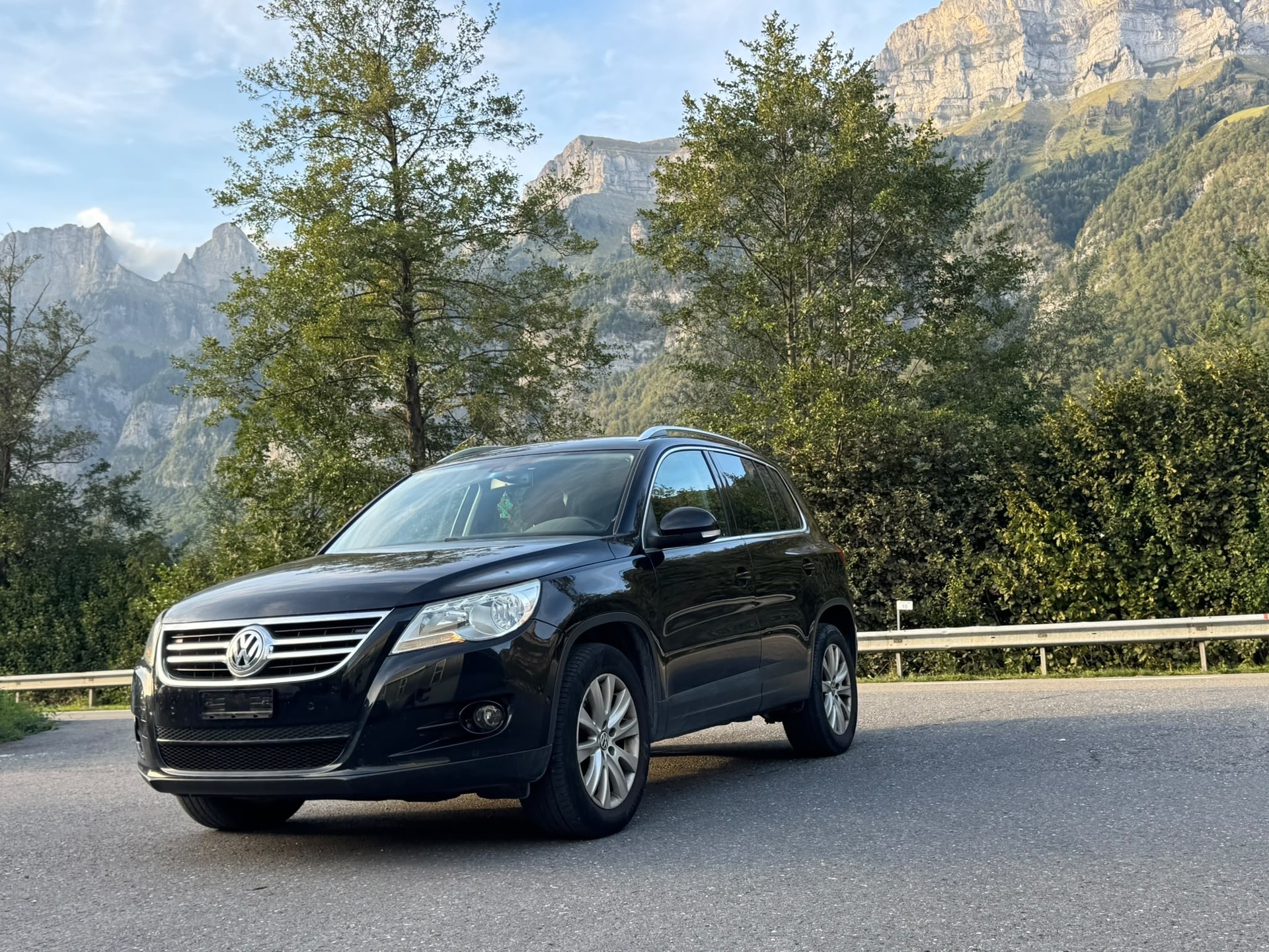 VW Tiguan 2.0 TSI Sport&Style-image-2