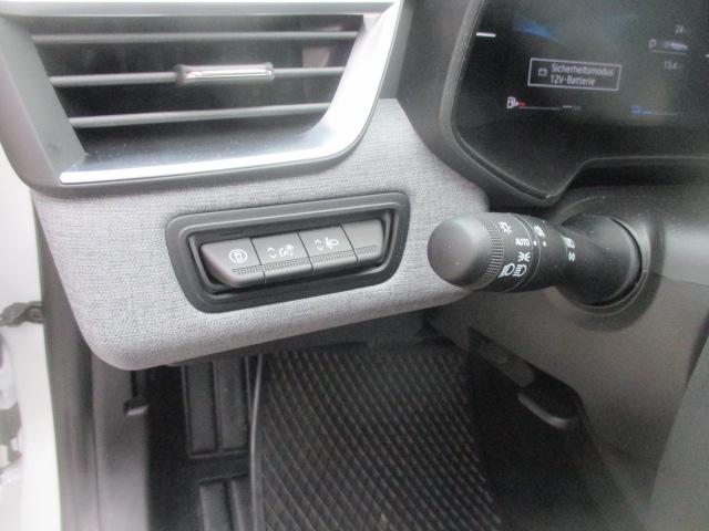MITSUBISHI Colt 1.6 HEV Invite-image-9