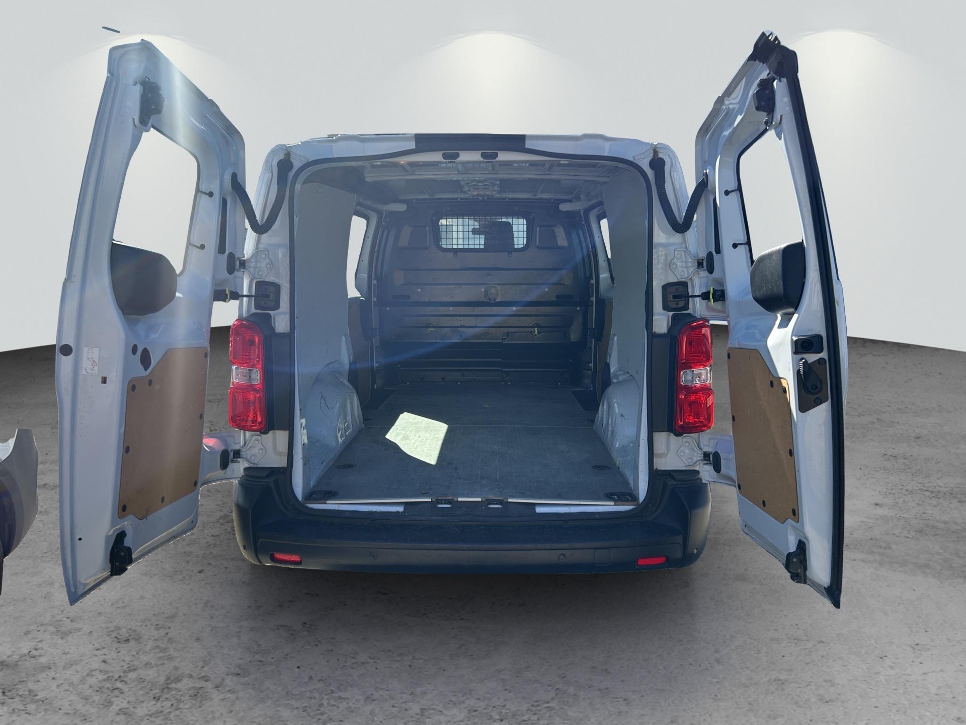 TOYOTA PROACE Van L2 2.0 D Advanced-image-13