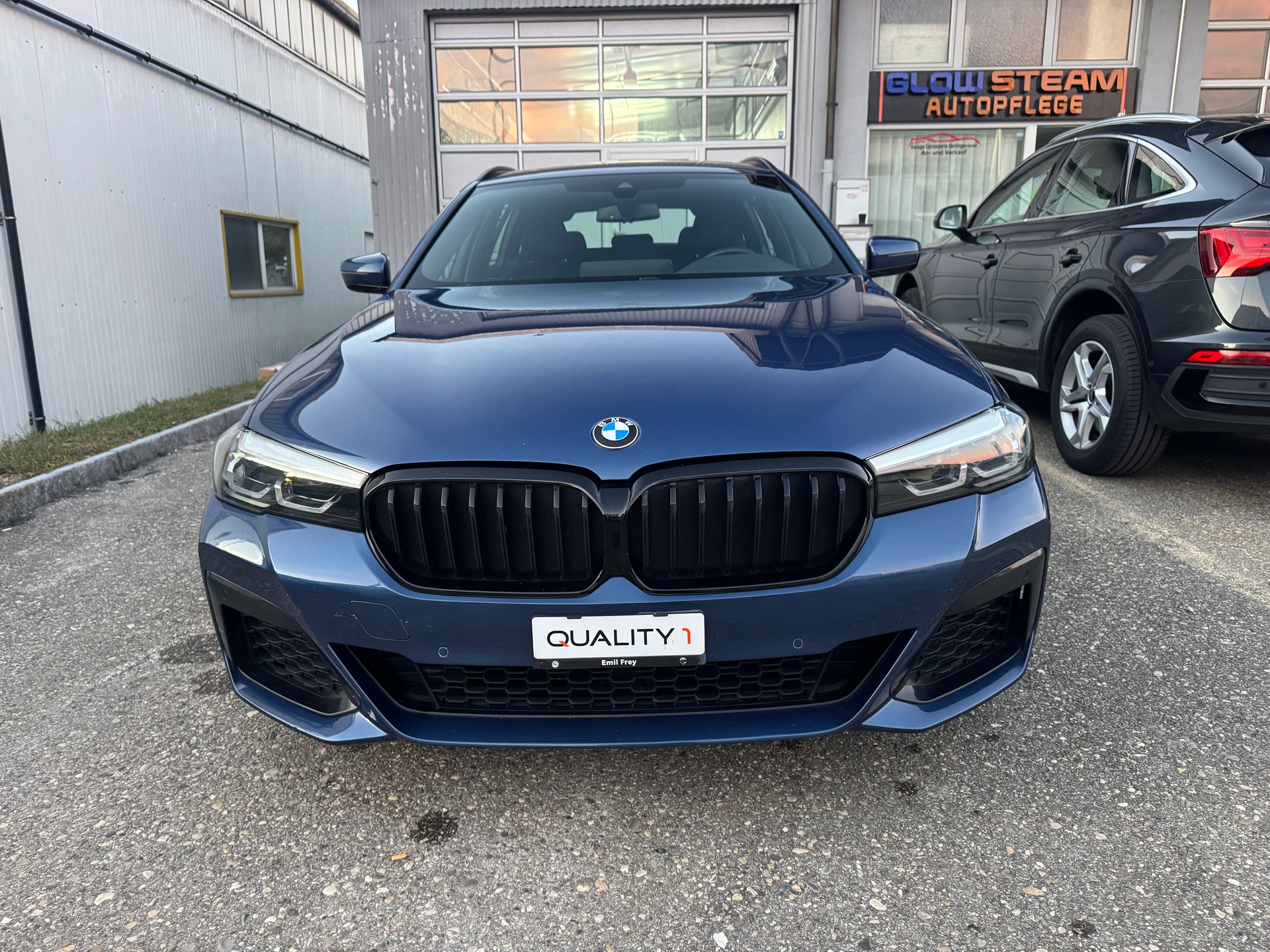 BMW 520d xDrive 48V Touring Pure M Sport Edition-image-1