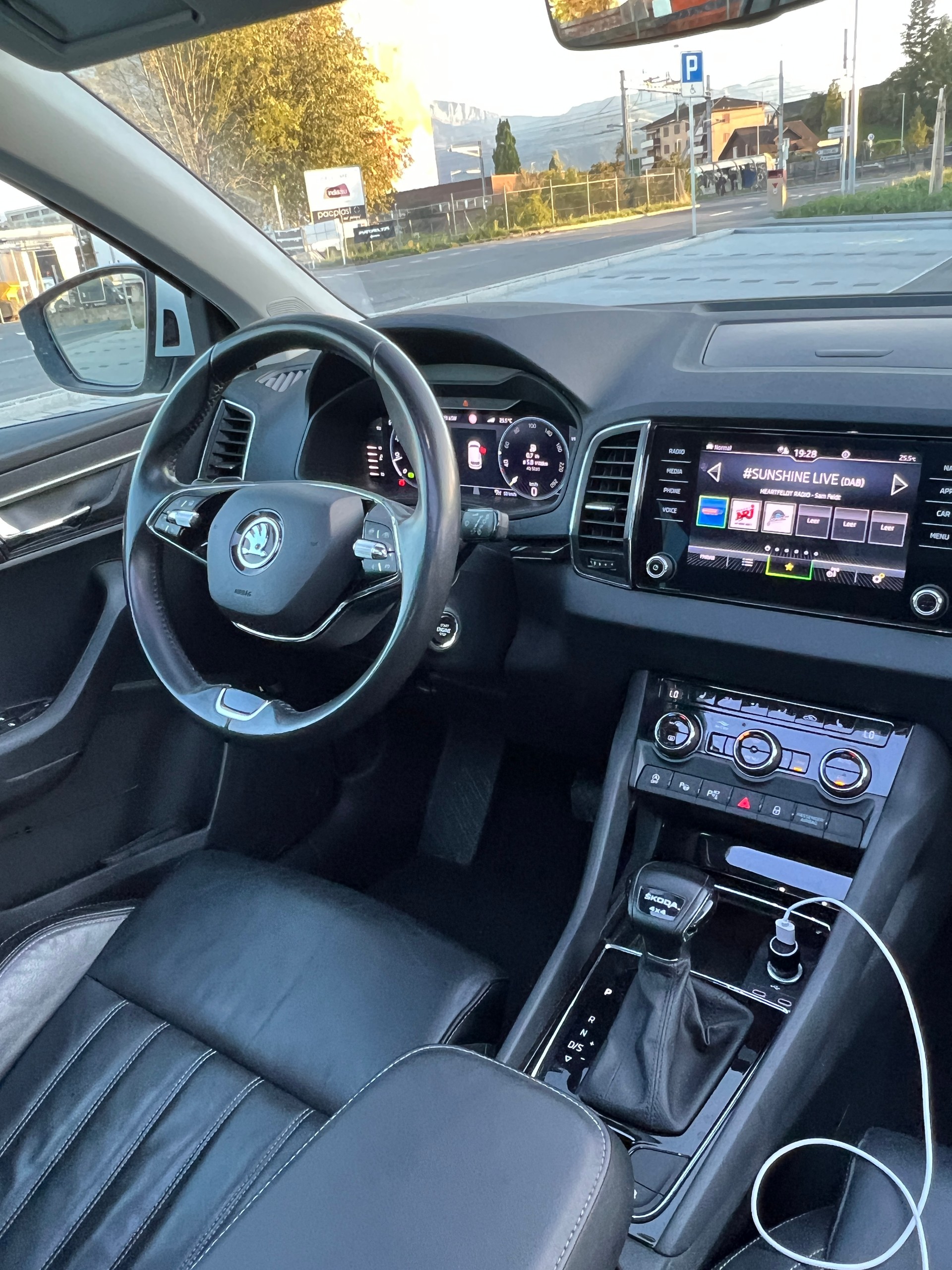 SKODA 2.0 TDI Style 4x4 DSG-image-4