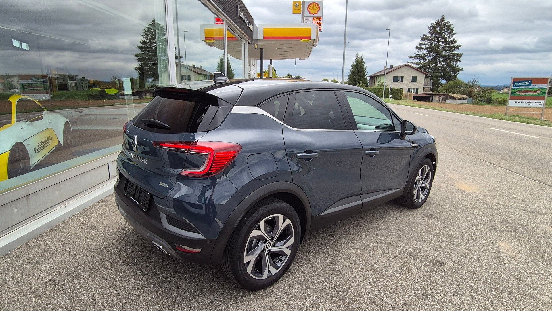 RENAULT Captur 1.3 TCe EDC R.S.Line-image-4