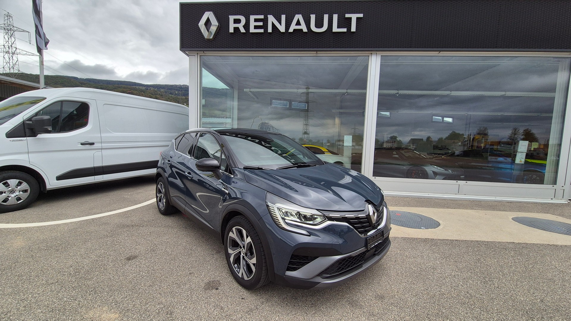 RENAULT Captur 1.3 TCe EDC R.S.Line-image-0
