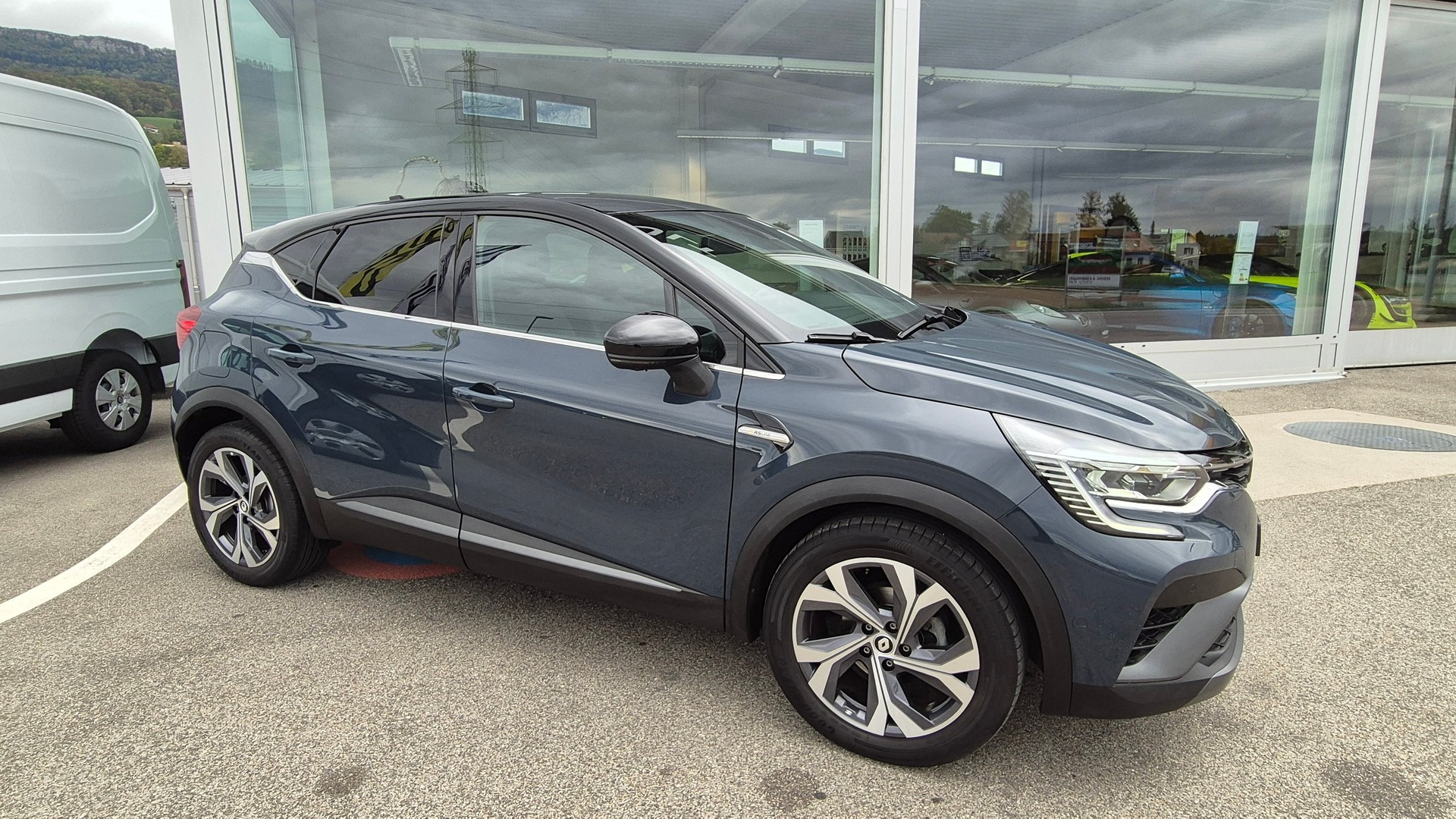 RENAULT Captur 1.3 TCe EDC R.S.Line-image-1