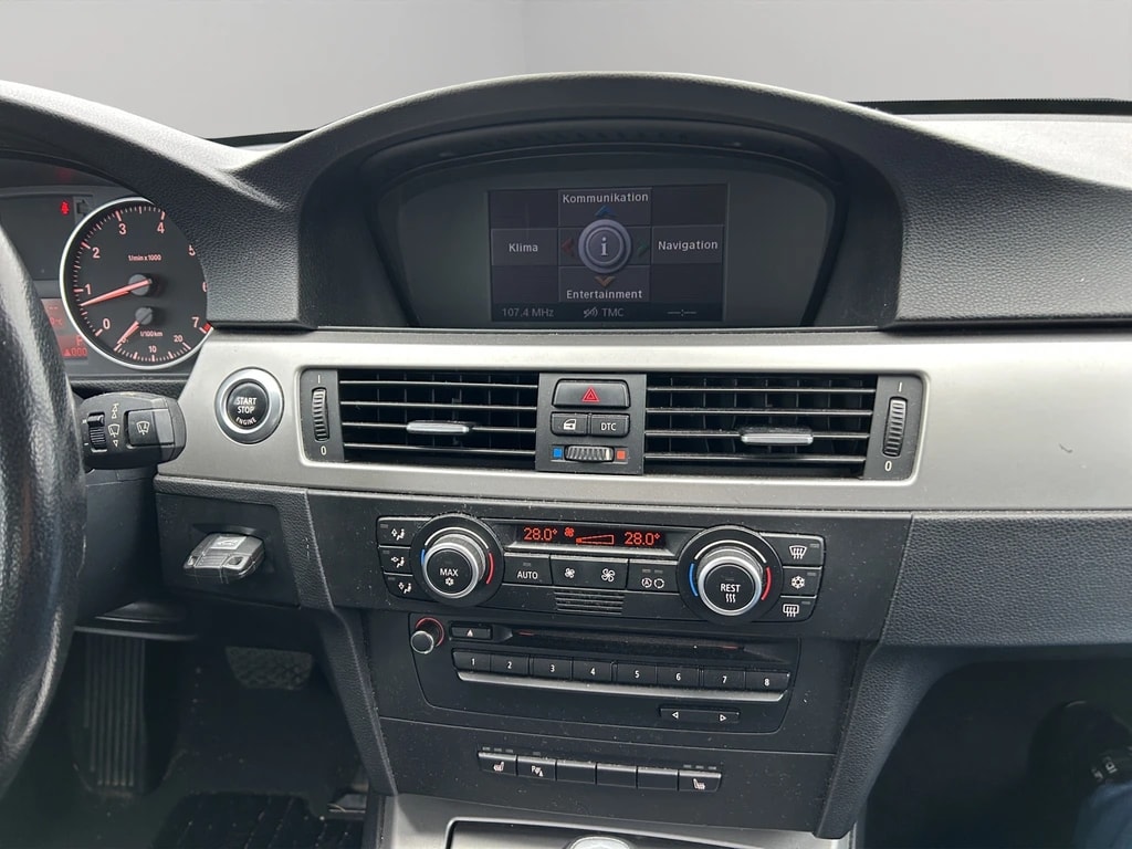 BMW 318i Touring Steptronic-image-9