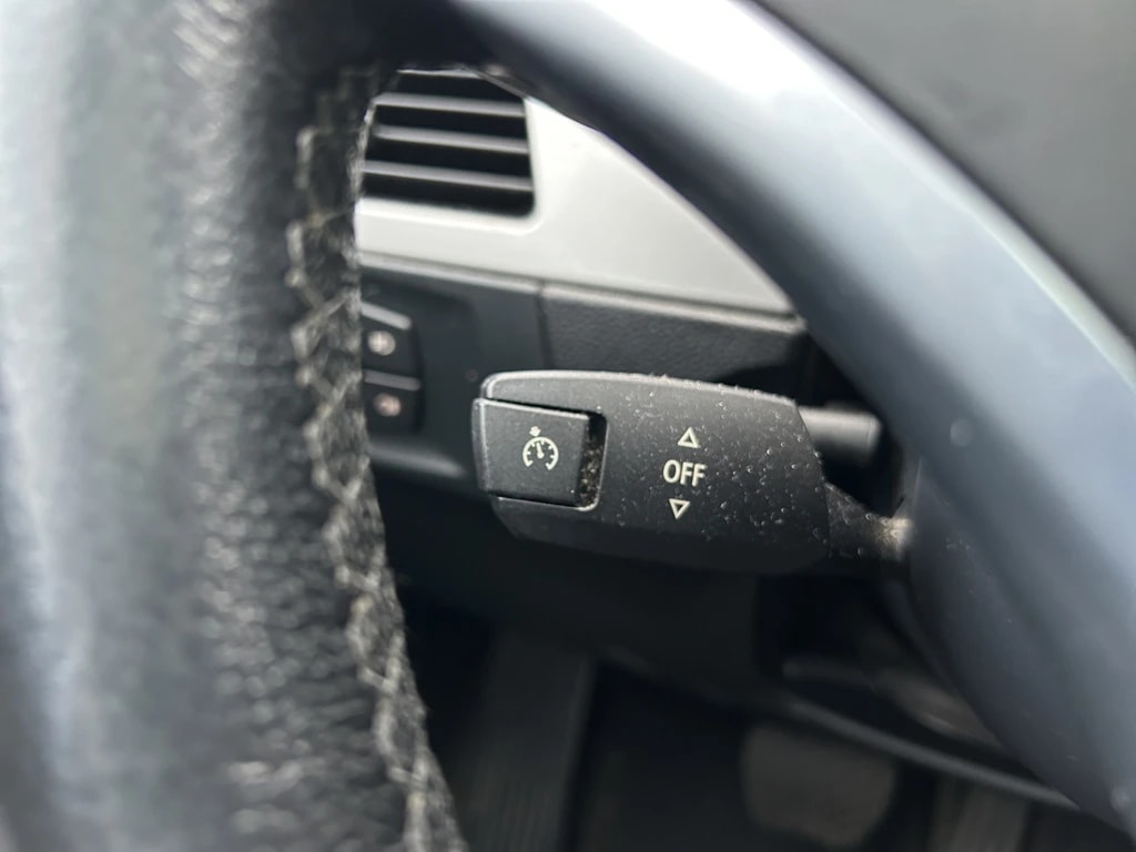 BMW 318i Touring Steptronic-image-12