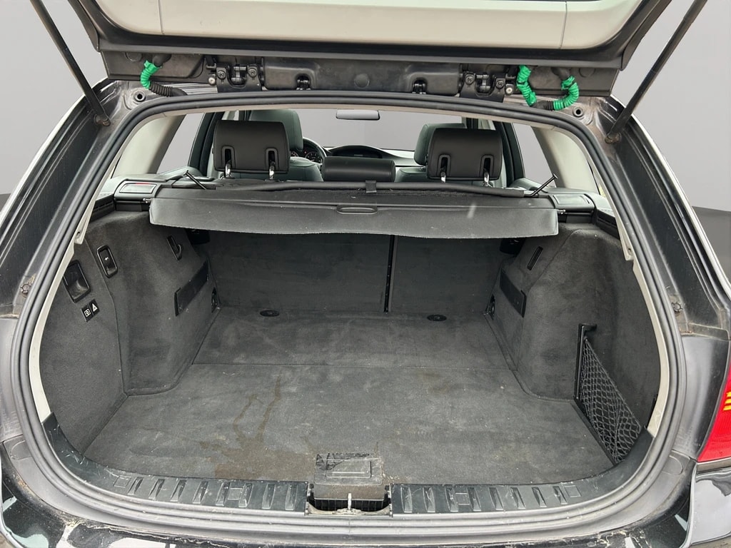 BMW 318i Touring Steptronic-image-15