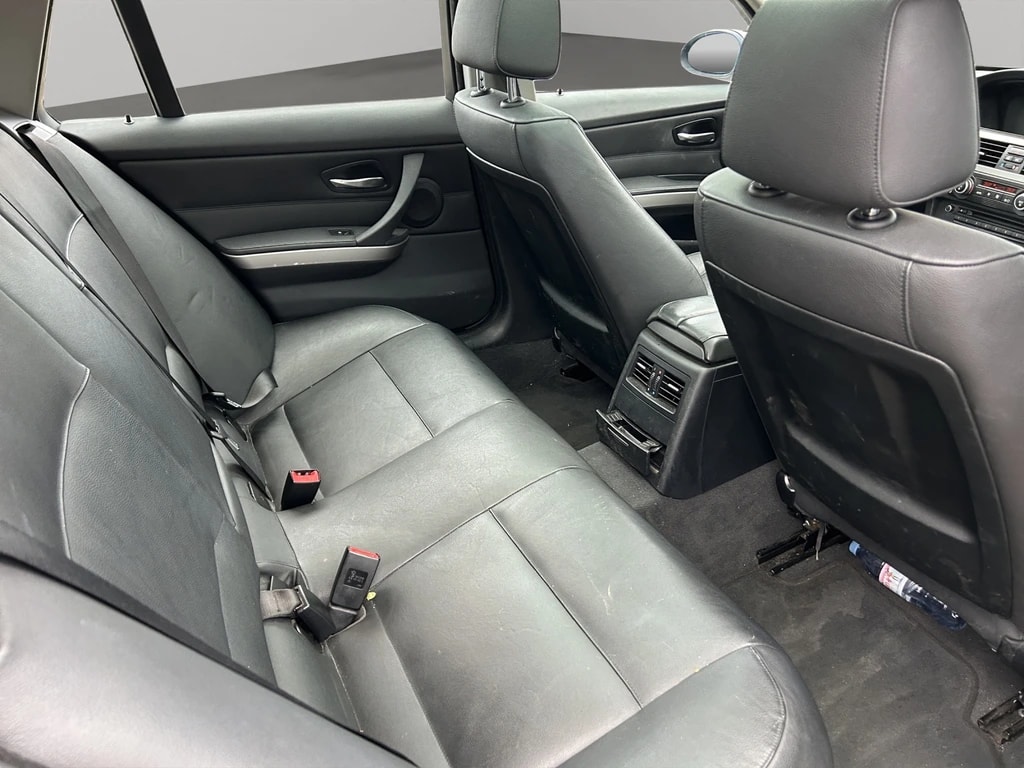 BMW 318i Touring Steptronic-image-14