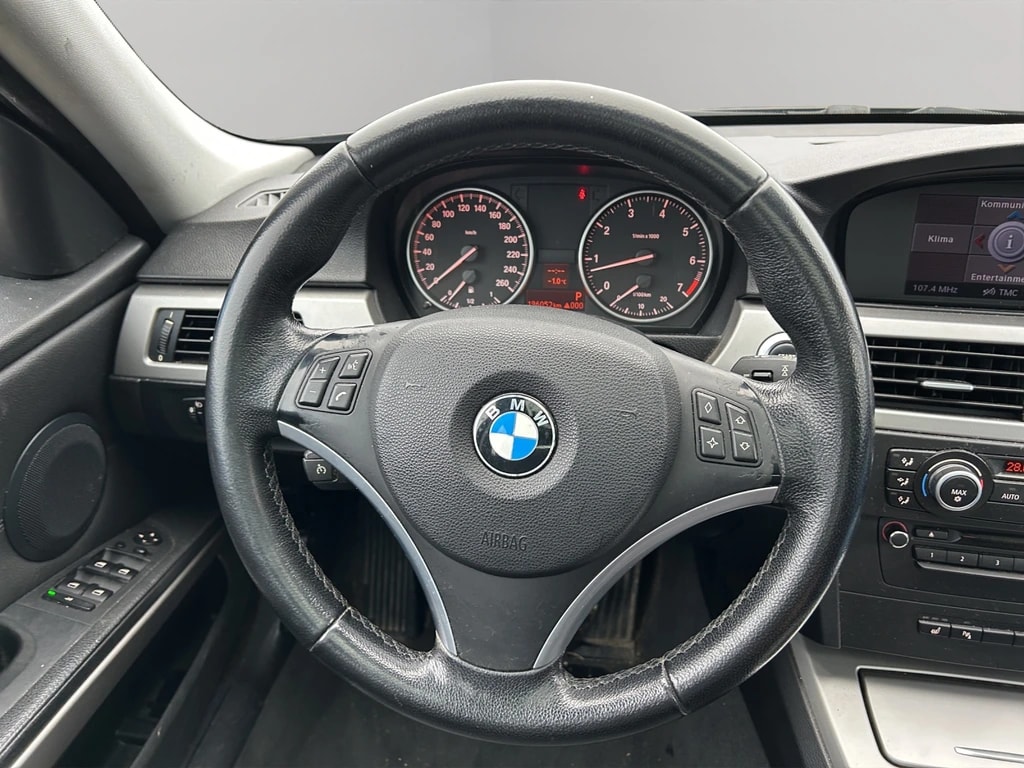 BMW 318i Touring Steptronic-image-8