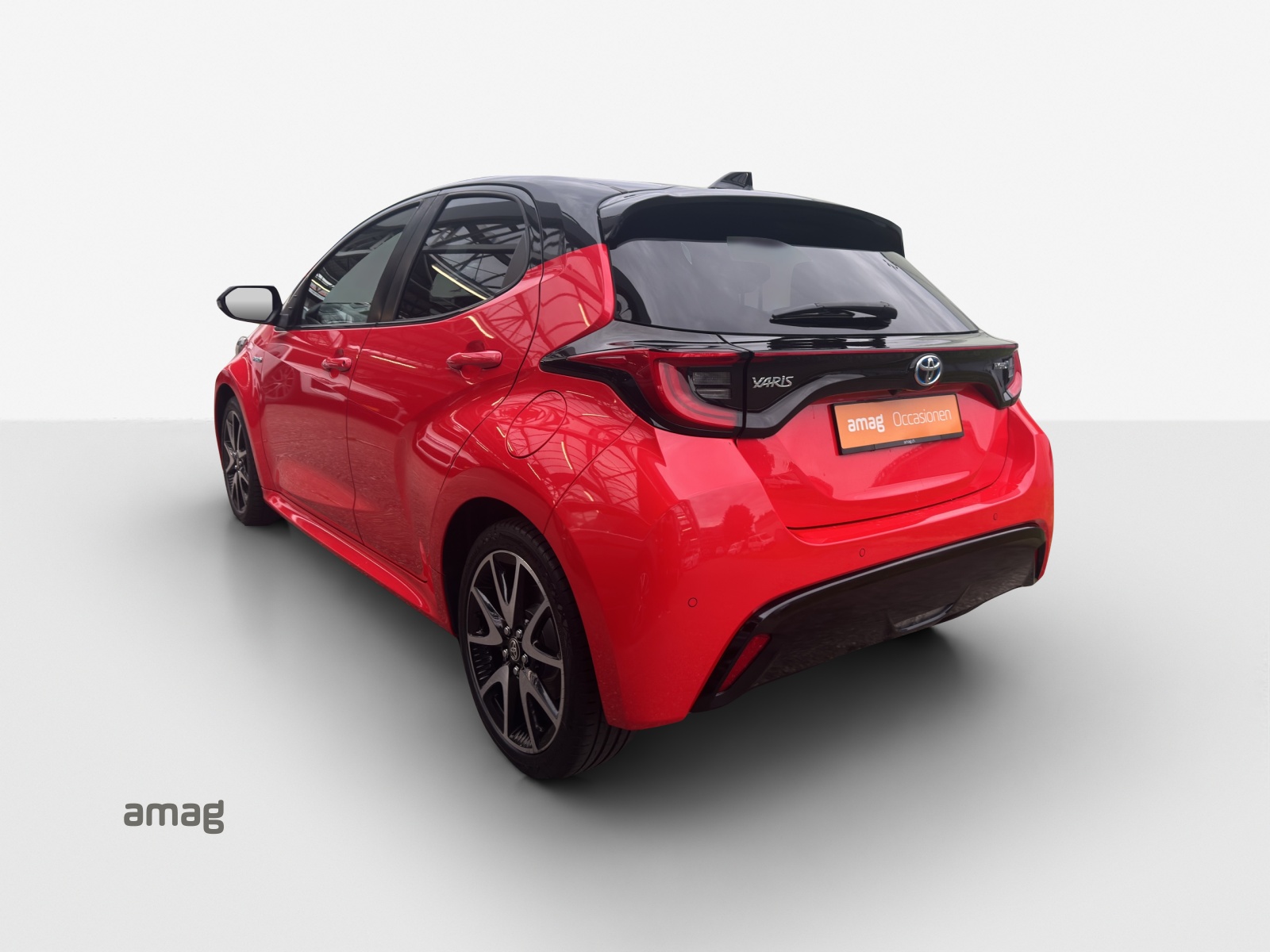 TOYOTA Yaris 1.5 Premium e-CVT-image-2