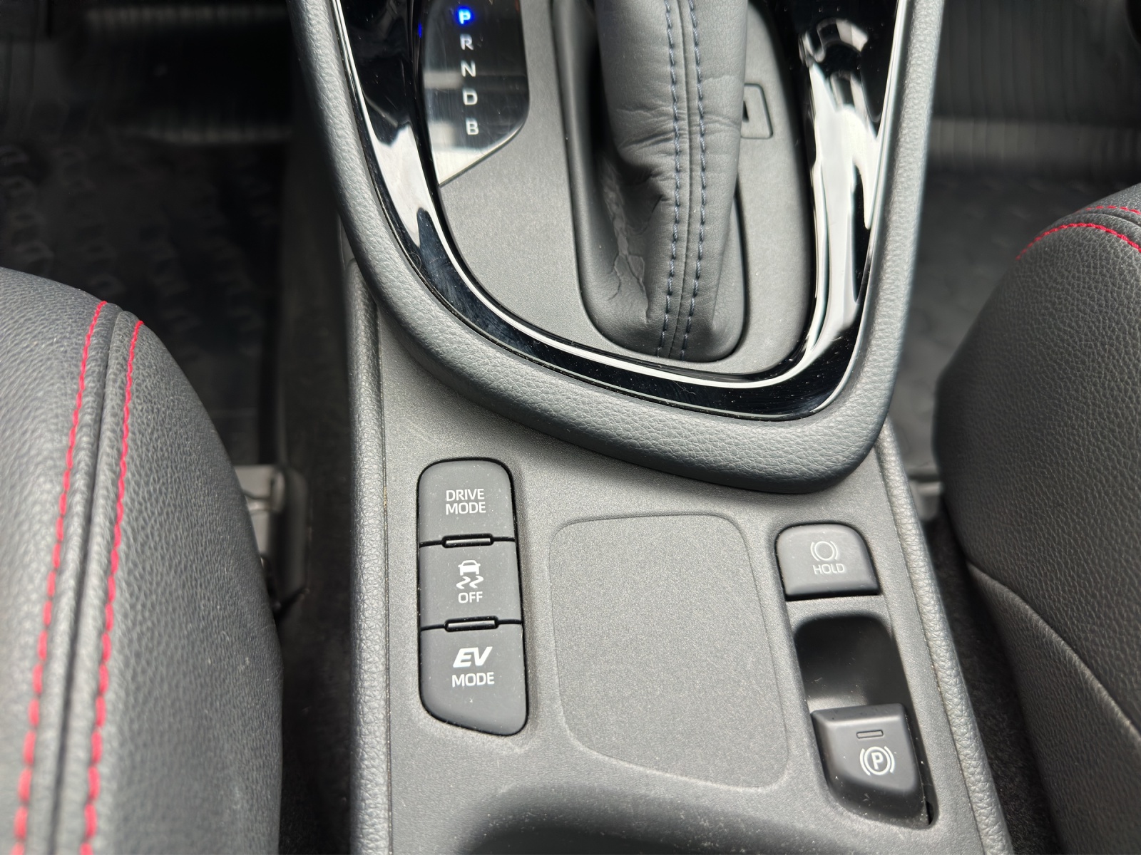 TOYOTA Yaris 1.5 Premium e-CVT-image-13