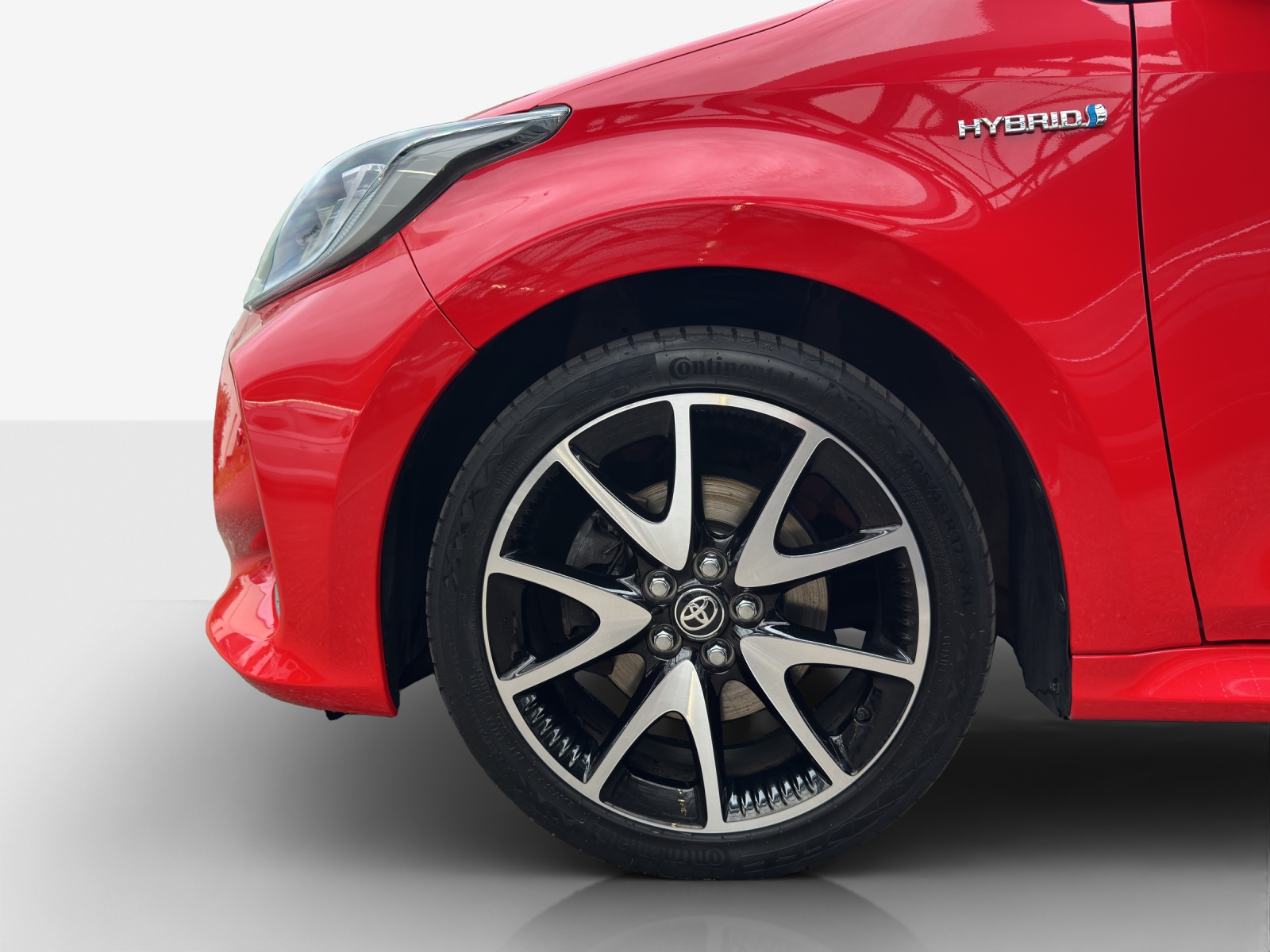 TOYOTA Yaris 1.5 Premium e-CVT-image-15