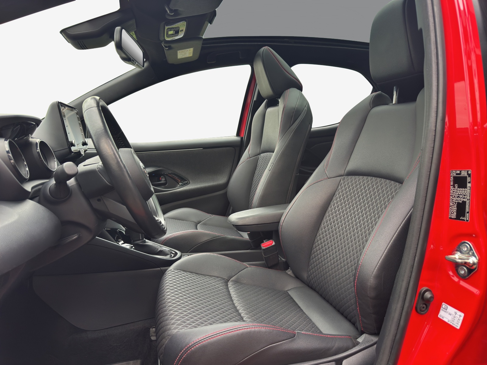 TOYOTA Yaris 1.5 Premium e-CVT-image-7