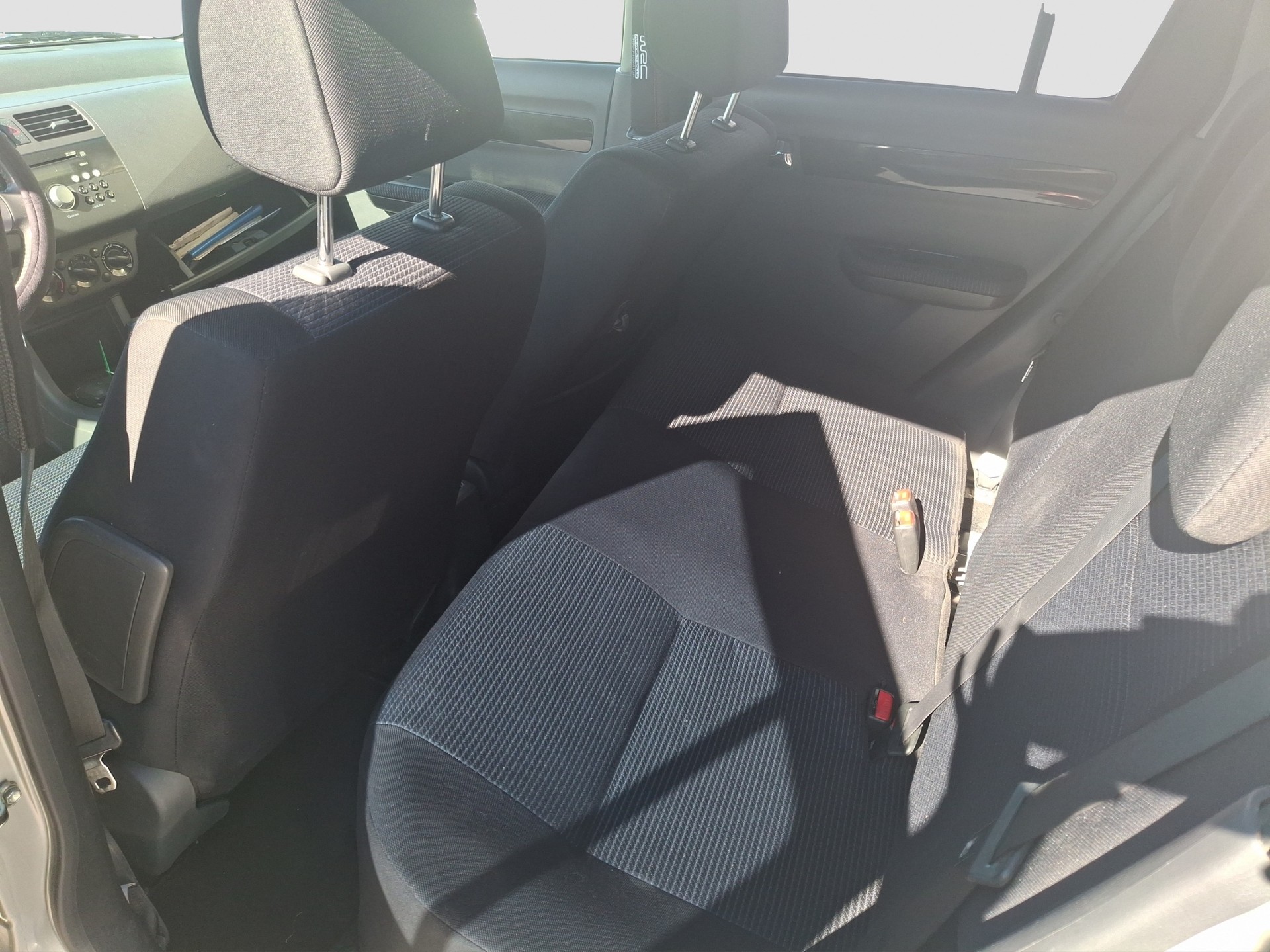 SUZUKI Swift 1.3i 16V GL Top 4x4-image-5