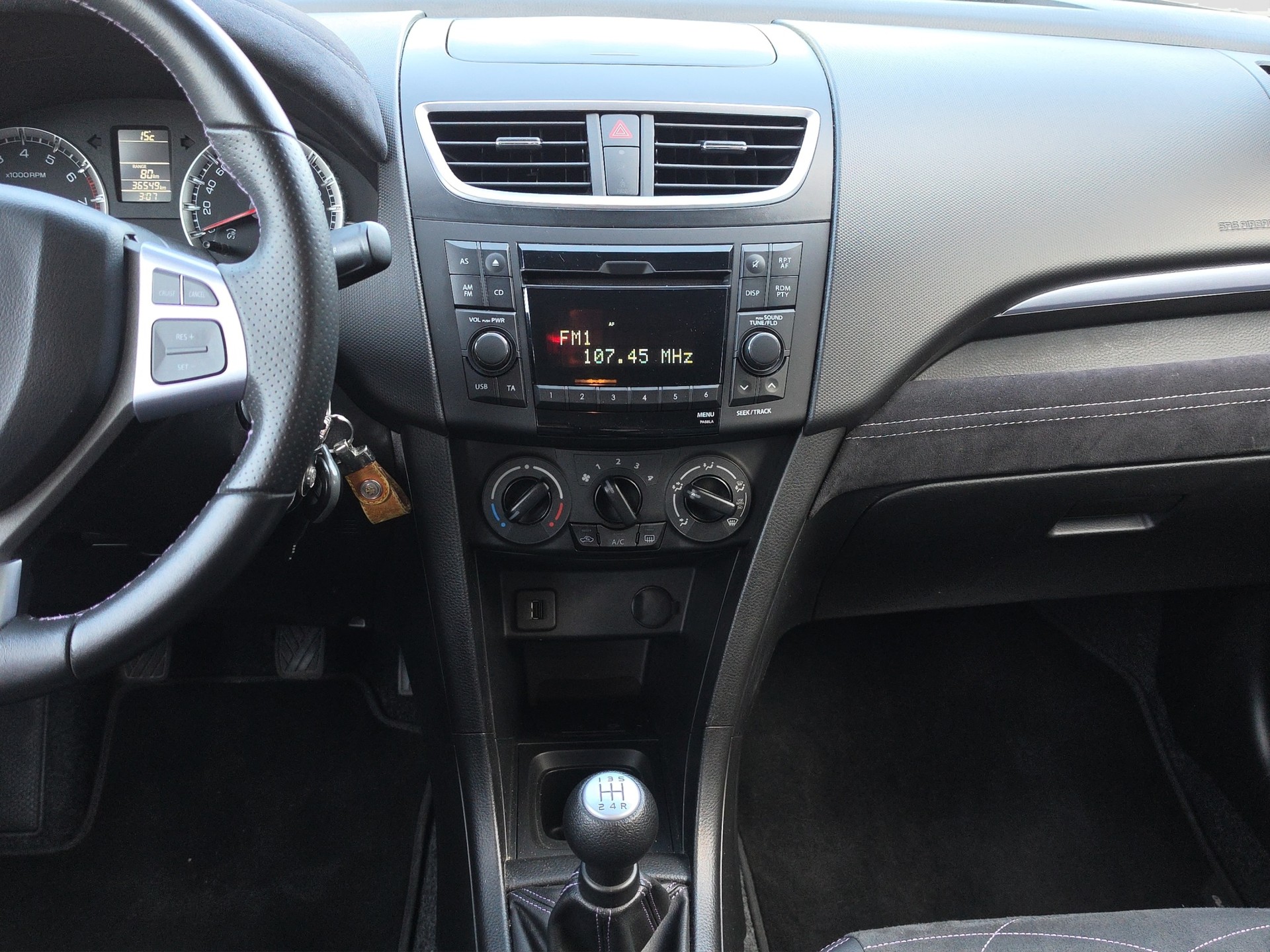 SUZUKI Swift 1.2i 16V Sergio Cellano Top 4x4-image-10