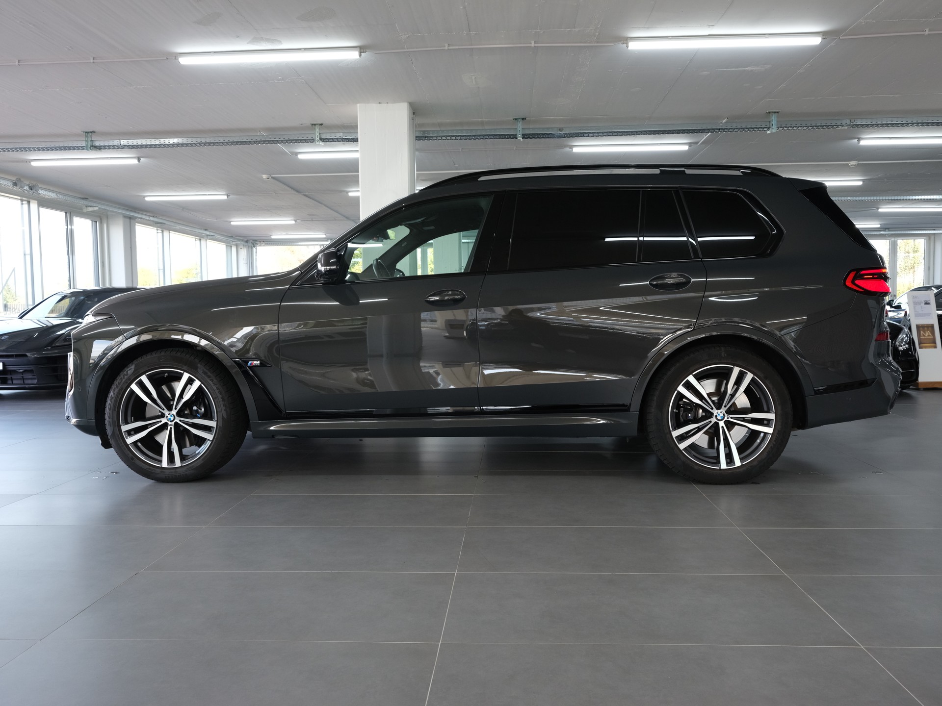 BMW X7 xDrive 48V M60i Steptronic M Sport Pro *Vollausstattung* *Sky Lounge* *Werksgarantie*-image-7