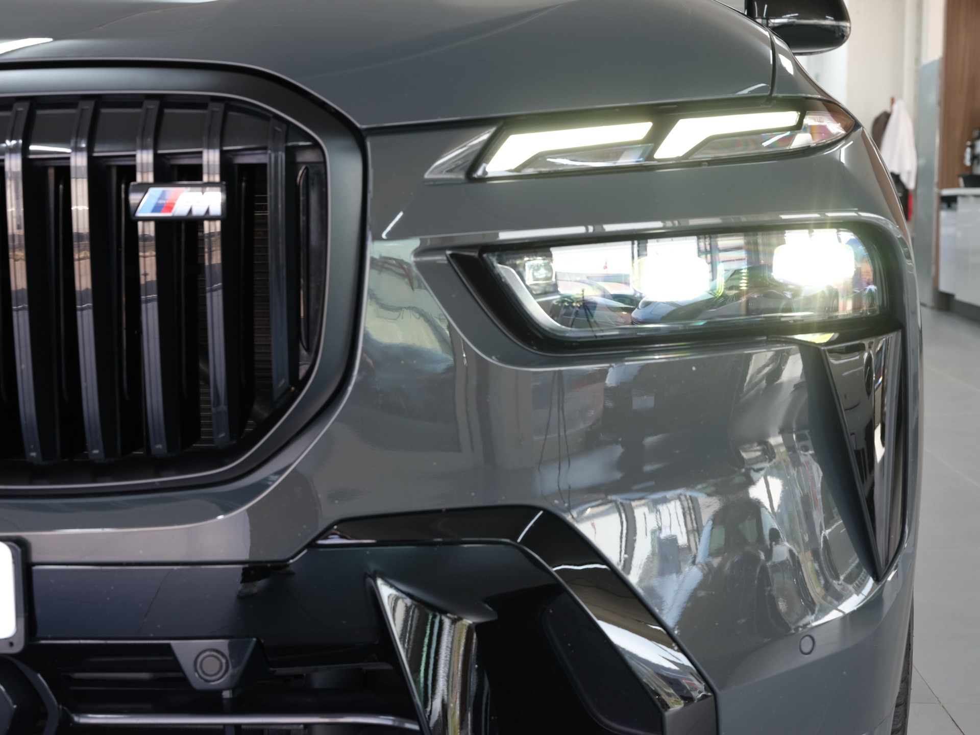 BMW X7 xDrive 48V M60i Steptronic M Sport Pro *Vollausstattung* *Sky Lounge* *Werksgarantie*-image-11