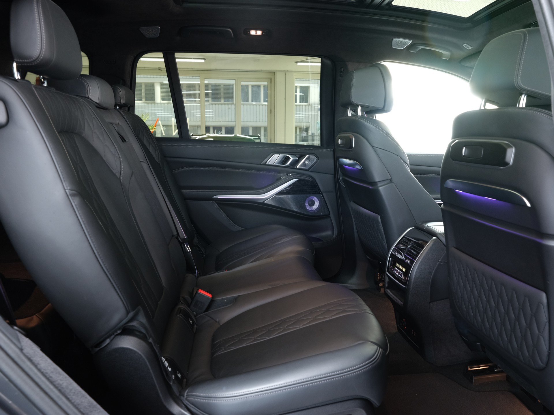 BMW X7 xDrive 48V M60i Steptronic M Sport Pro *Vollausstattung* *Sky Lounge* *Werksgarantie*-image-25