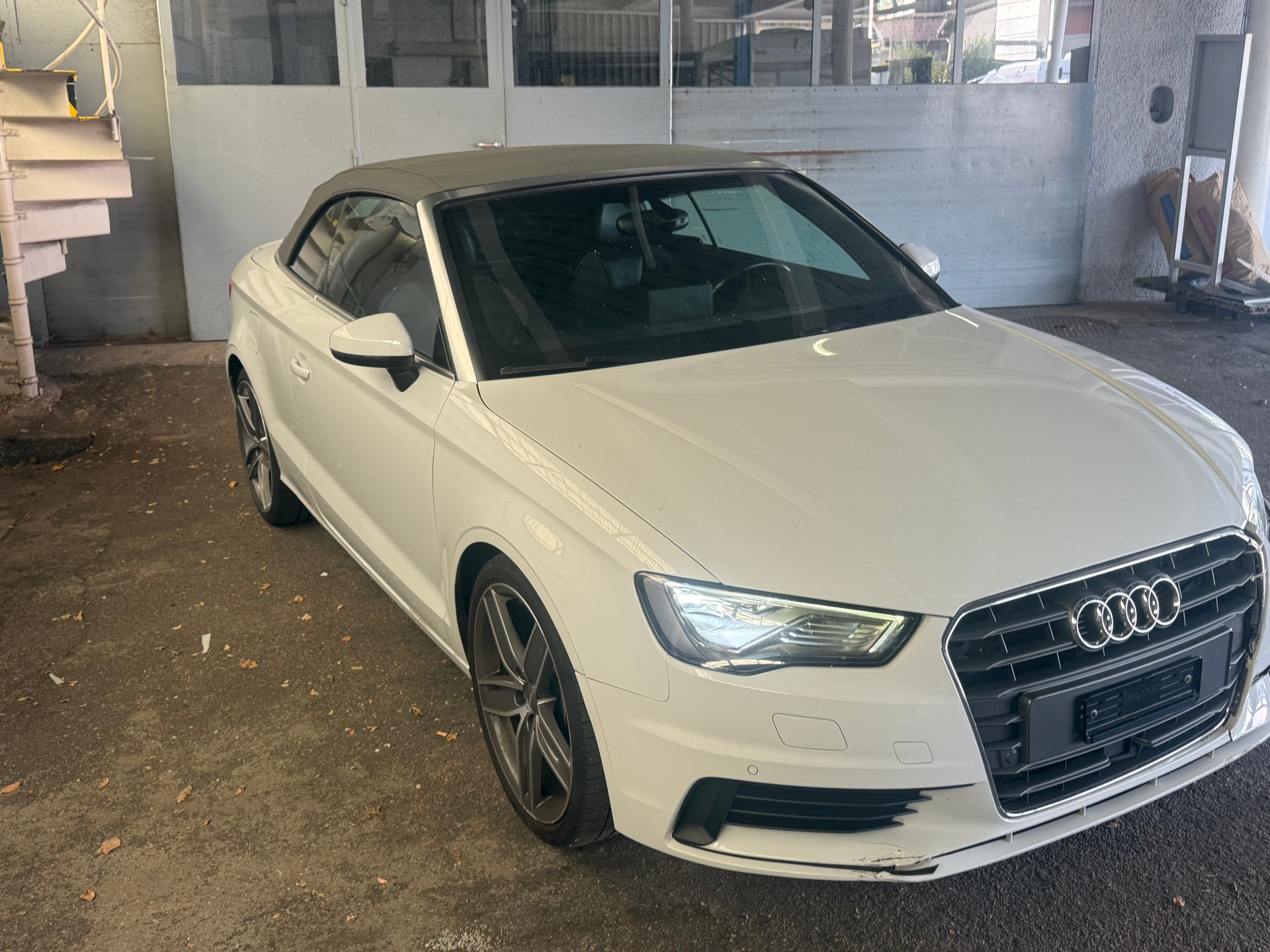 AUDI A3 Cabriolet 1.8 TFSI Ambiente quattro S-tronic-image-8