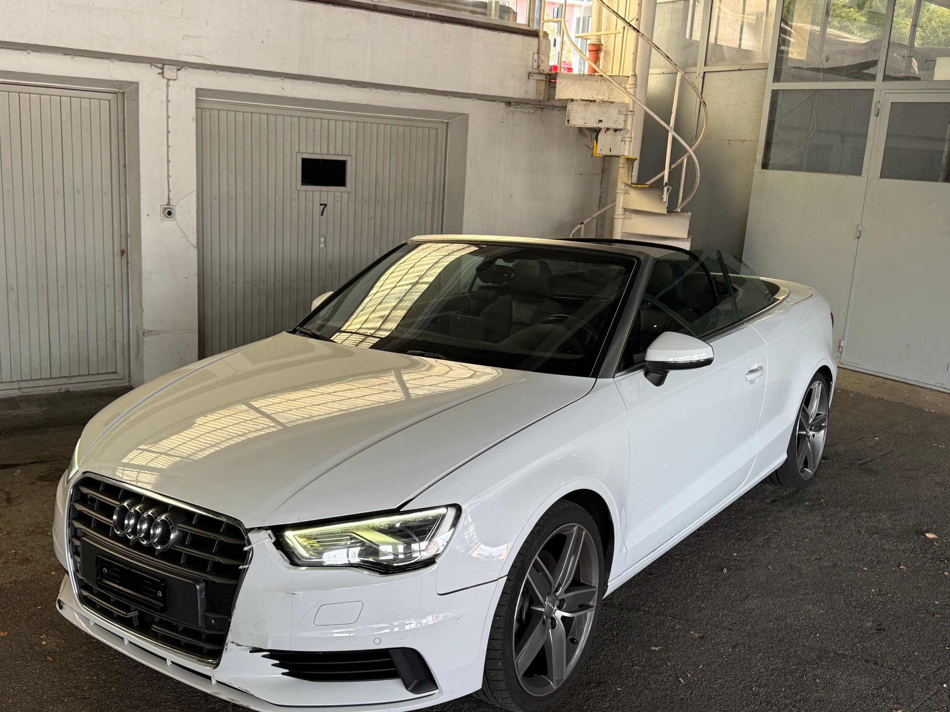 AUDI A3 Cabriolet 1.8 TFSI Ambiente quattro S-tronic-image-0