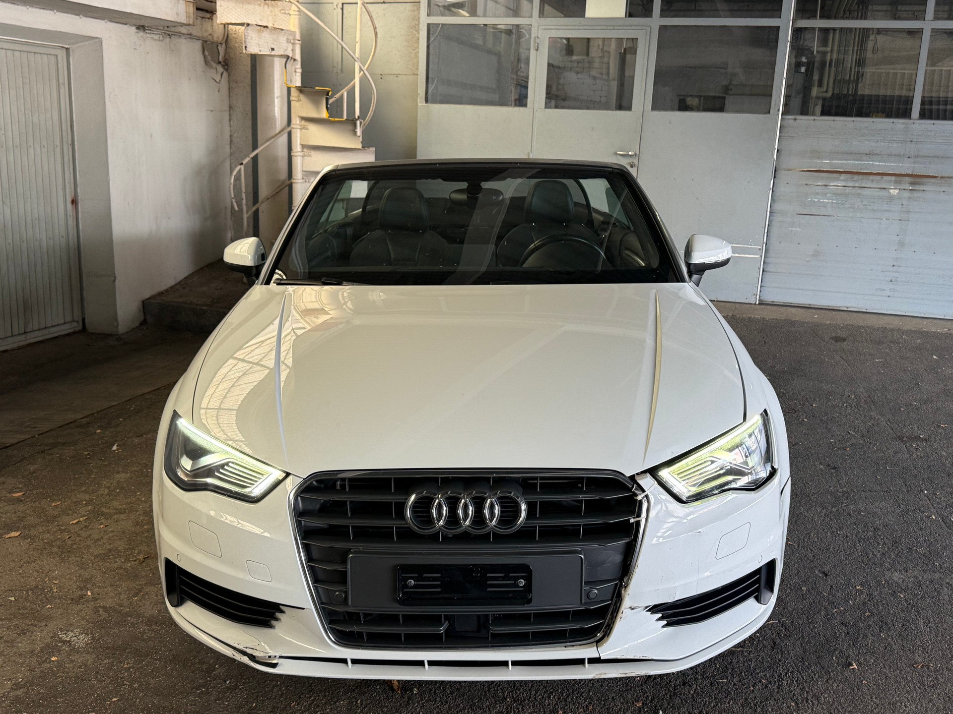 AUDI A3 Cabriolet 1.8 TFSI Ambiente quattro S-tronic-image-4
