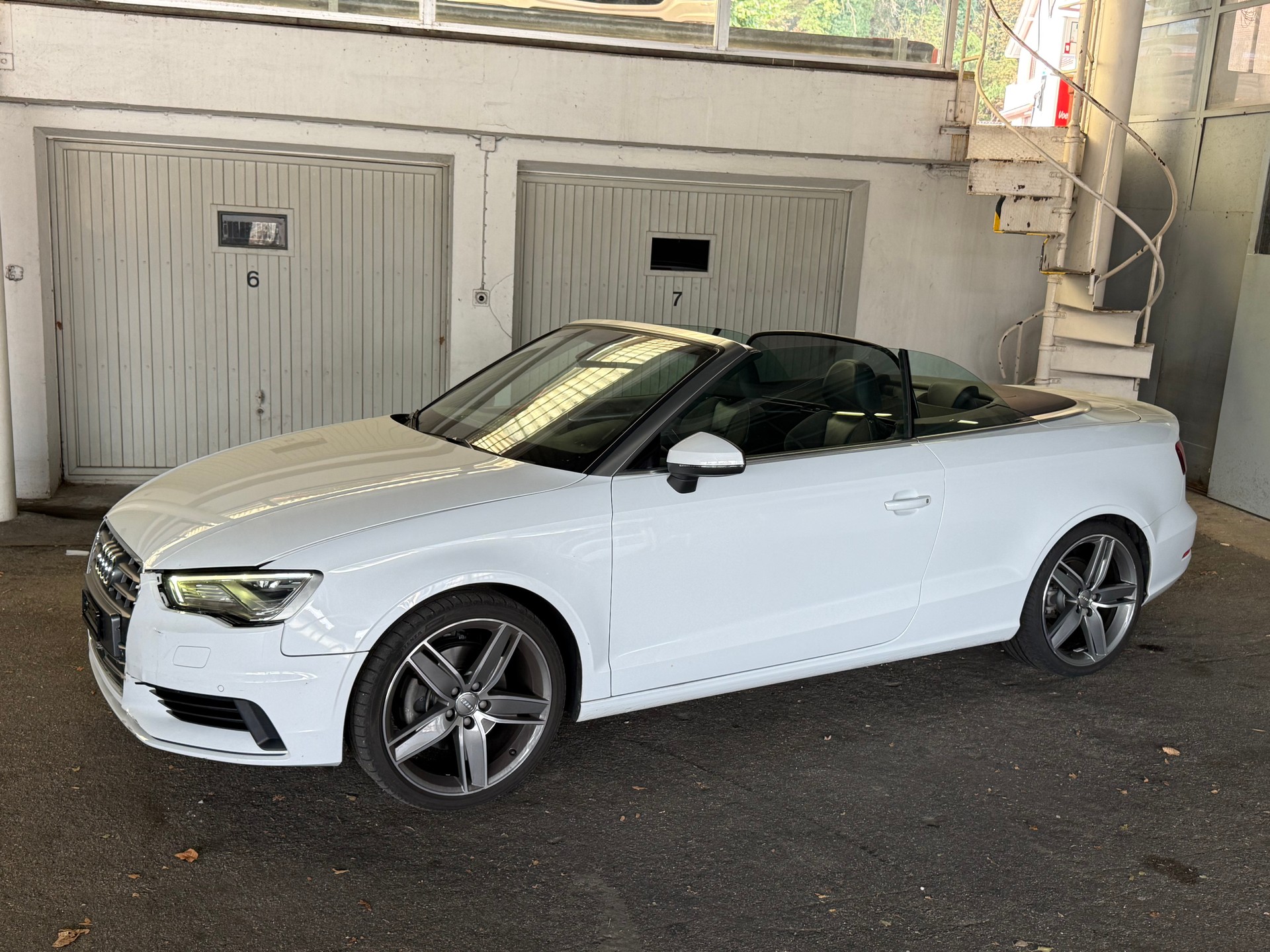 AUDI A3 Cabriolet 1.8 TFSI Ambiente quattro S-tronic-image-1
