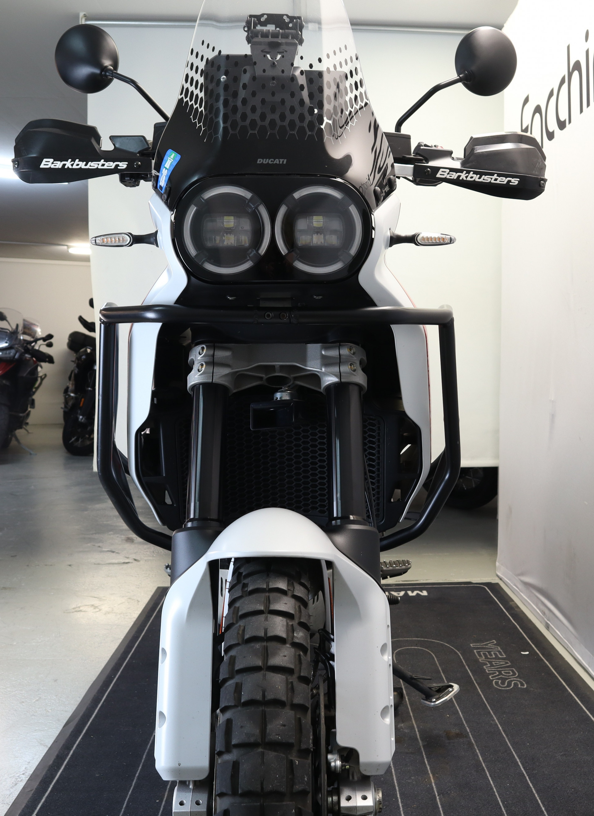 DUCATI 937 DesertX V2-showroom-element-3