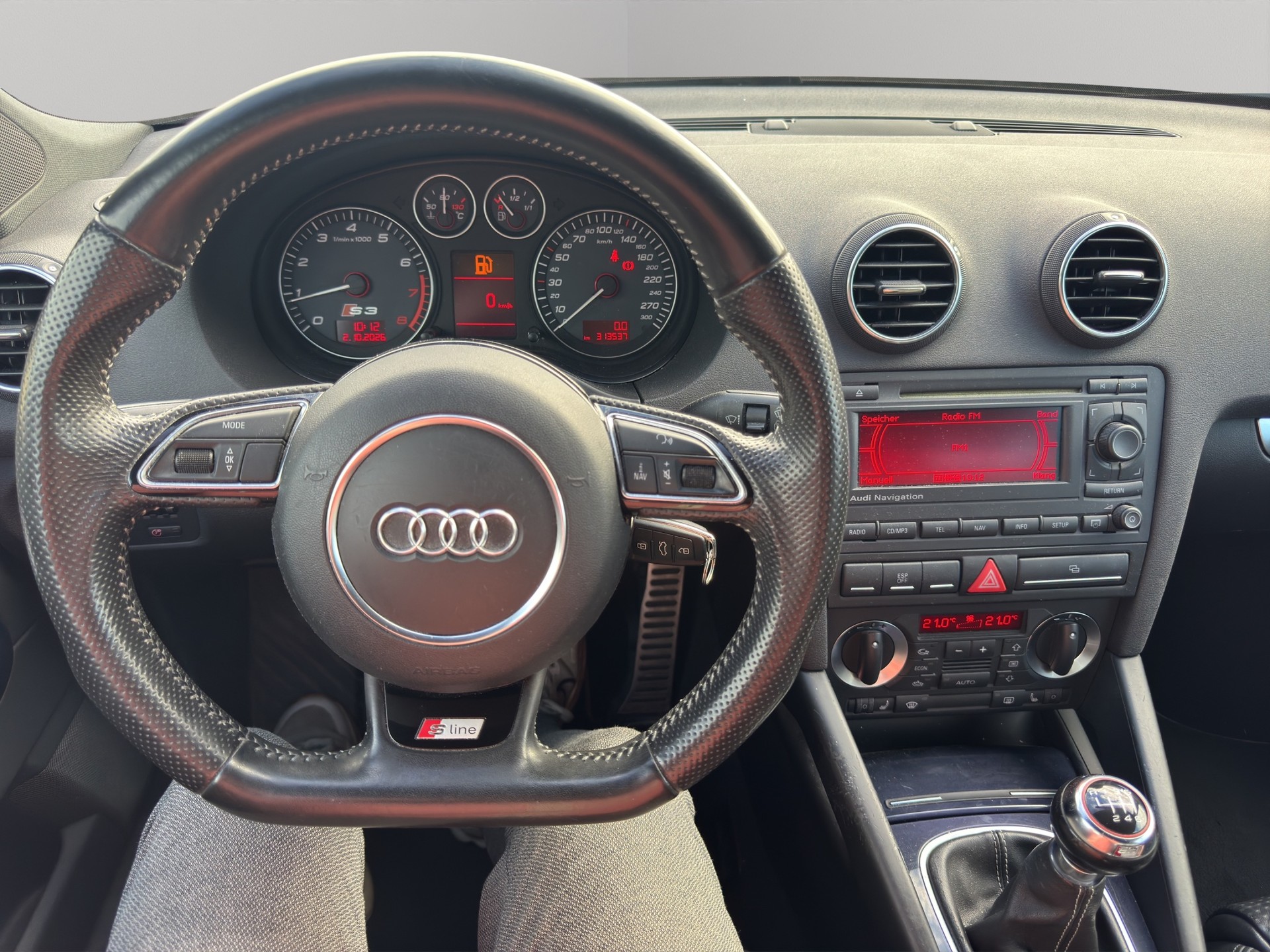 AUDI S3 2.0 Turbo FSI quattro-image-12