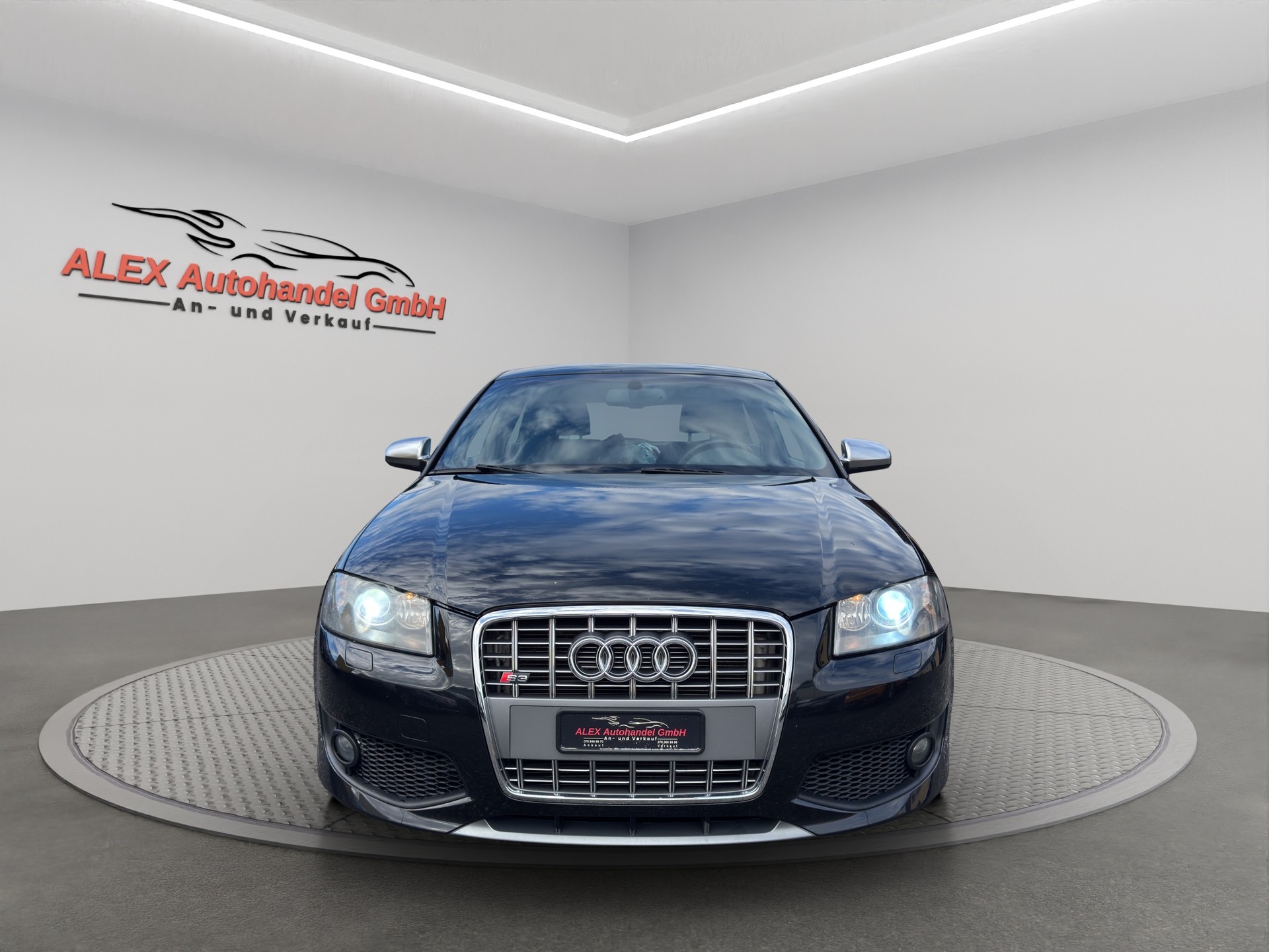 AUDI S3 2.0 Turbo FSI quattro-image-1