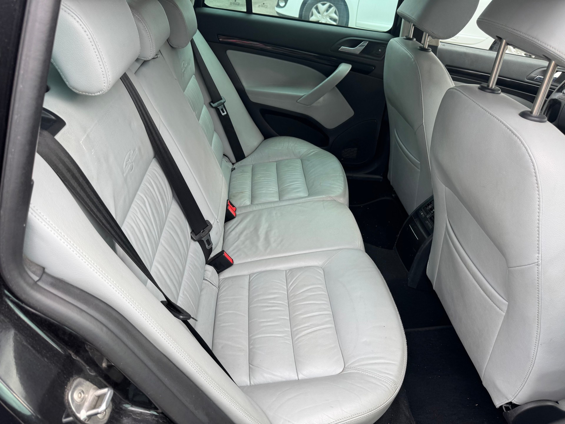 SKODA Octavia 2.0 TDI Laurin & Klement 4x4-image-7