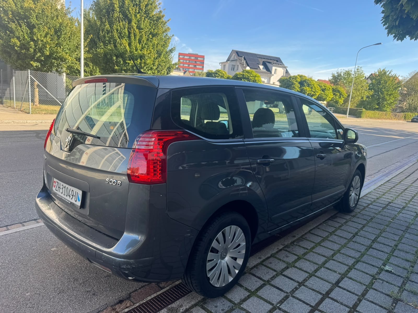 PEUGEOT 5008 1.6 16V VTI Trendy Clim-image-3