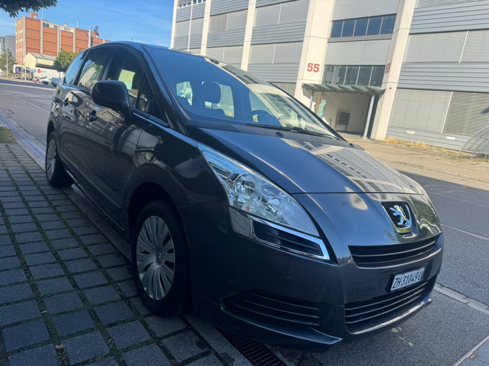 PEUGEOT 5008 1.6 16V VTI Trendy Clim-image-1