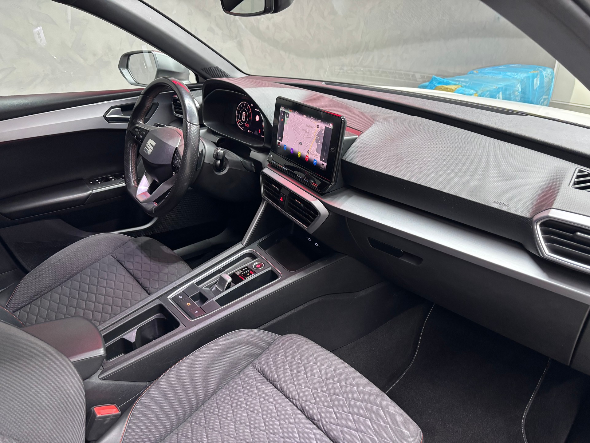 SEAT Leon ST 1.5 eTSI mHEV DSG FR-image-9