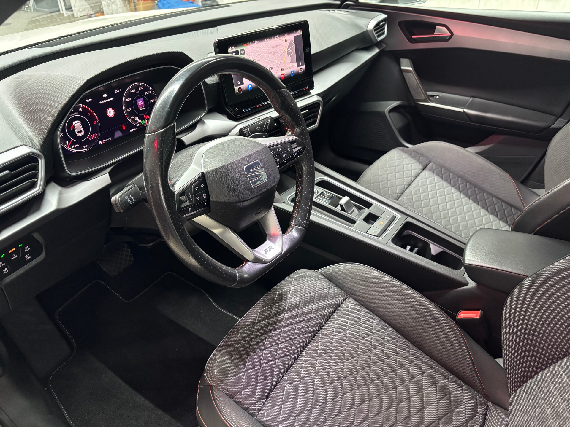 SEAT Leon ST 1.5 eTSI mHEV DSG FR-image-5