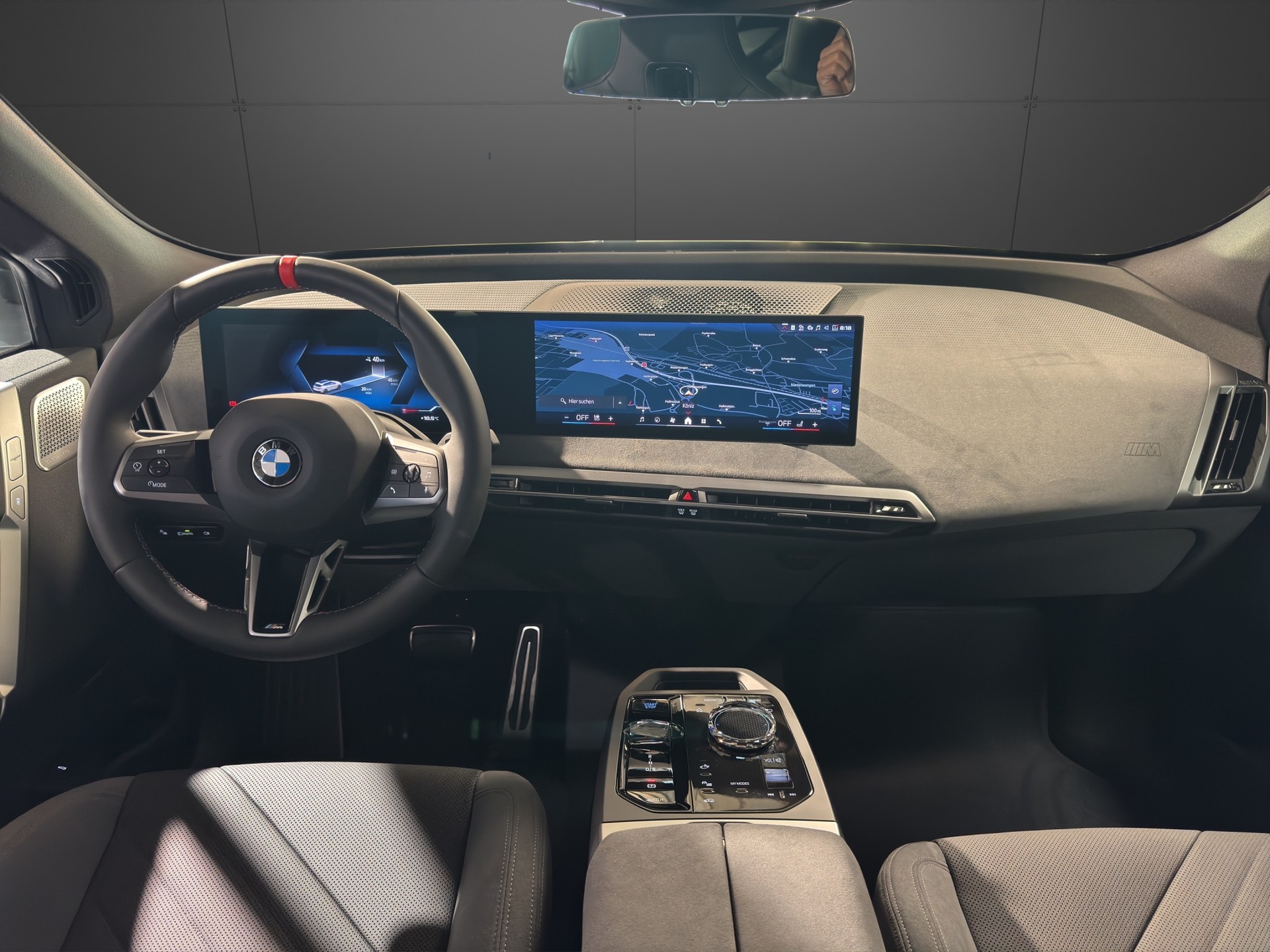 BMW iX I20 M70-image-9