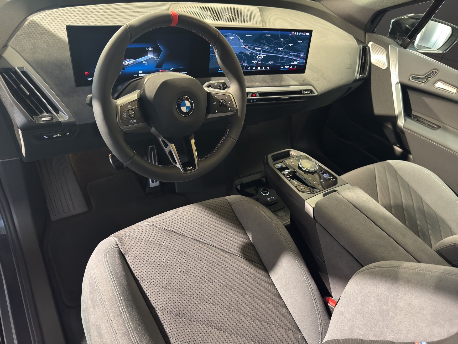 BMW iX I20 M70-image-8
