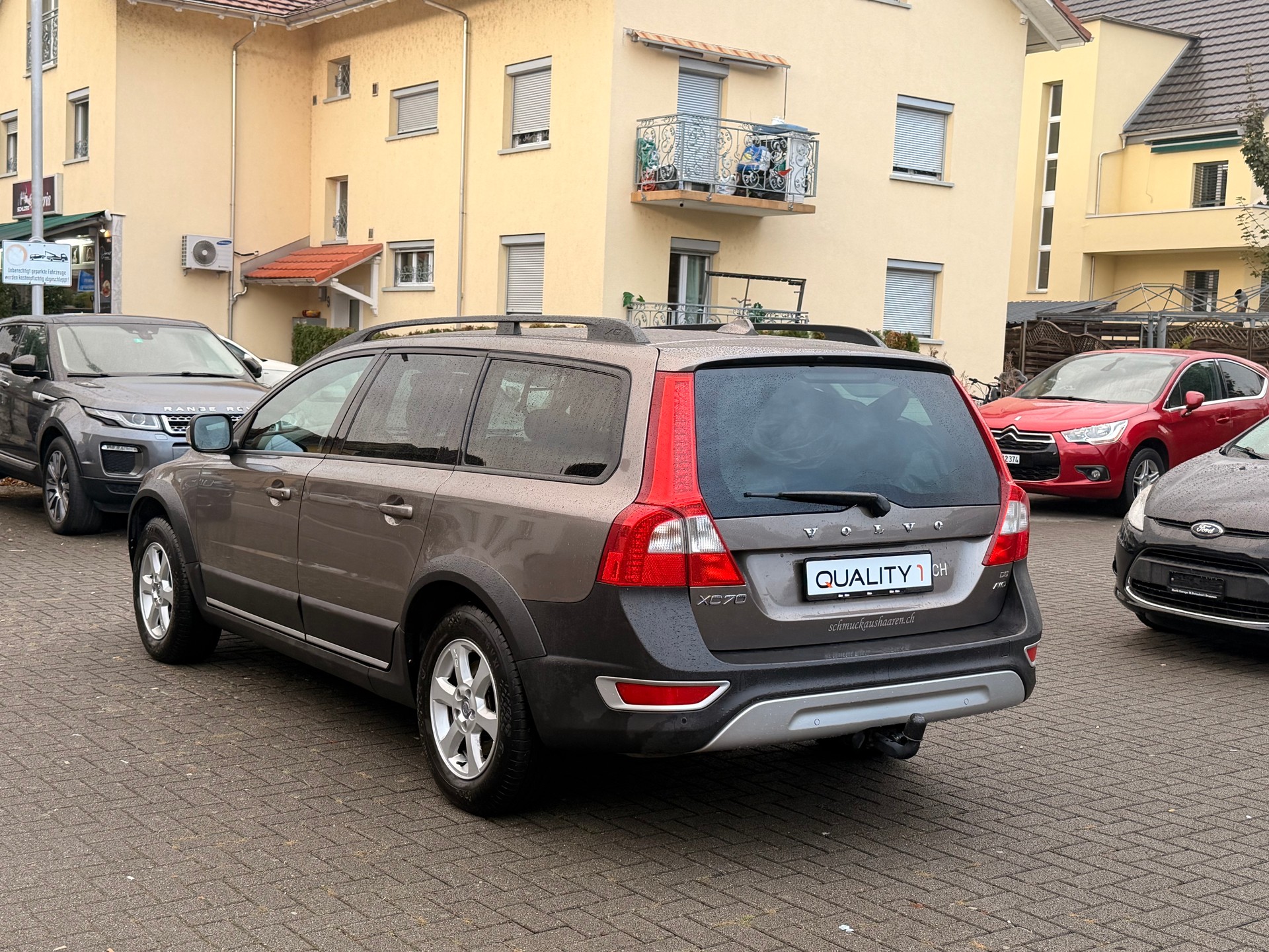 VOLVO XC70 D5 AWD Kinetic Geartronic-image-2