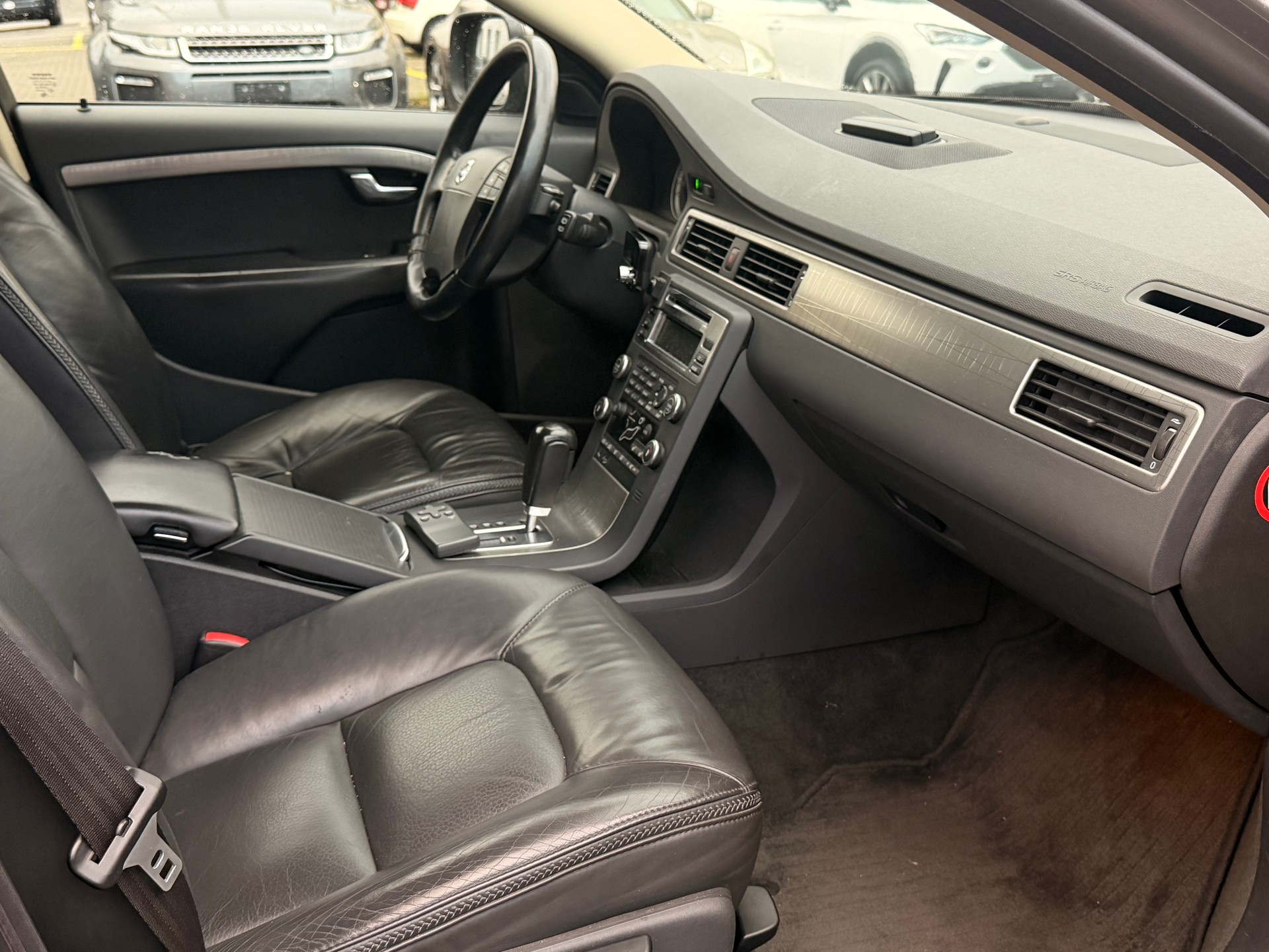 VOLVO XC70 D5 AWD Kinetic Geartronic-image-10