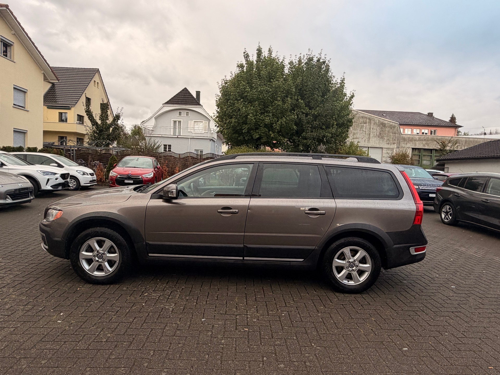 VOLVO XC70 D5 AWD Kinetic Geartronic-image-3