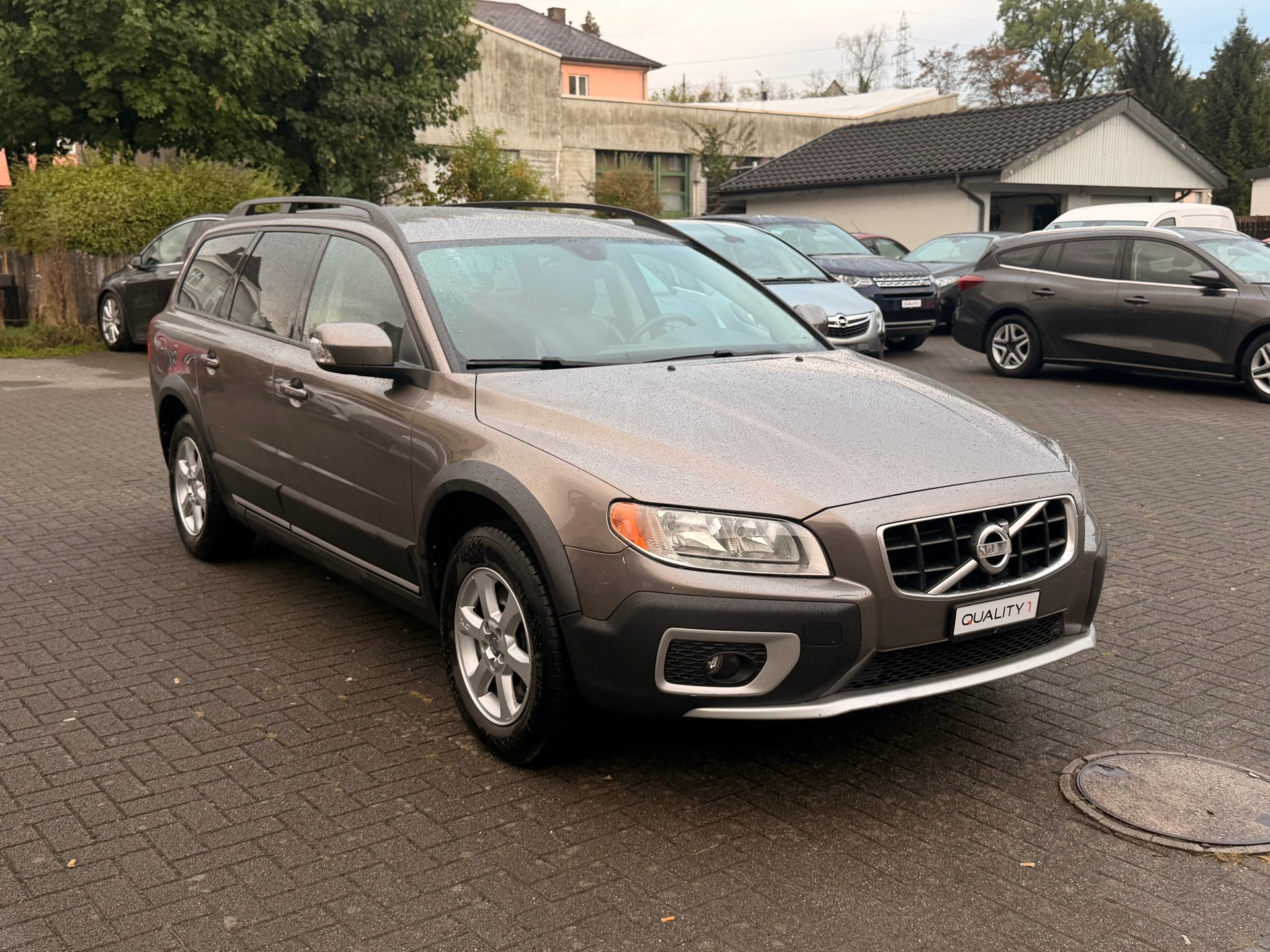 VOLVO XC70 D5 AWD Kinetic Geartronic-image-0