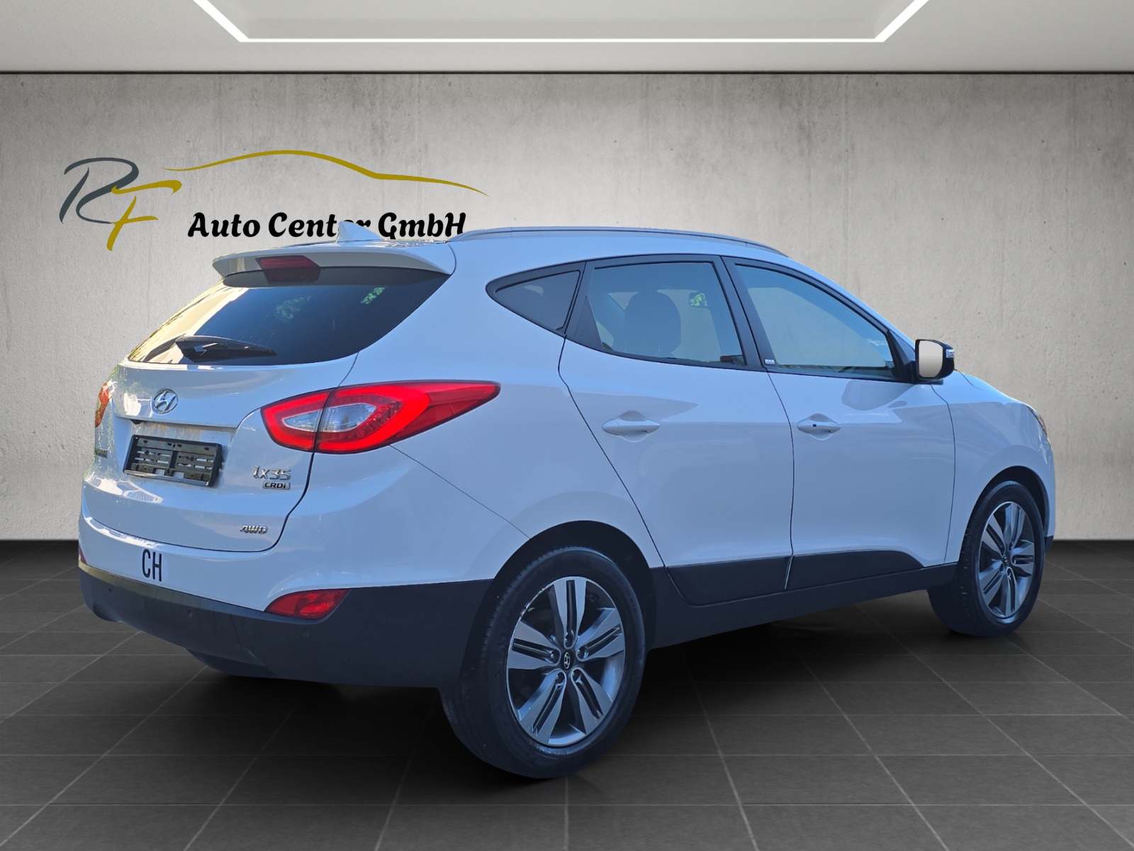 HYUNDAI iX 35 2.0 CRDi Premium 4WD Automatic-image-3
